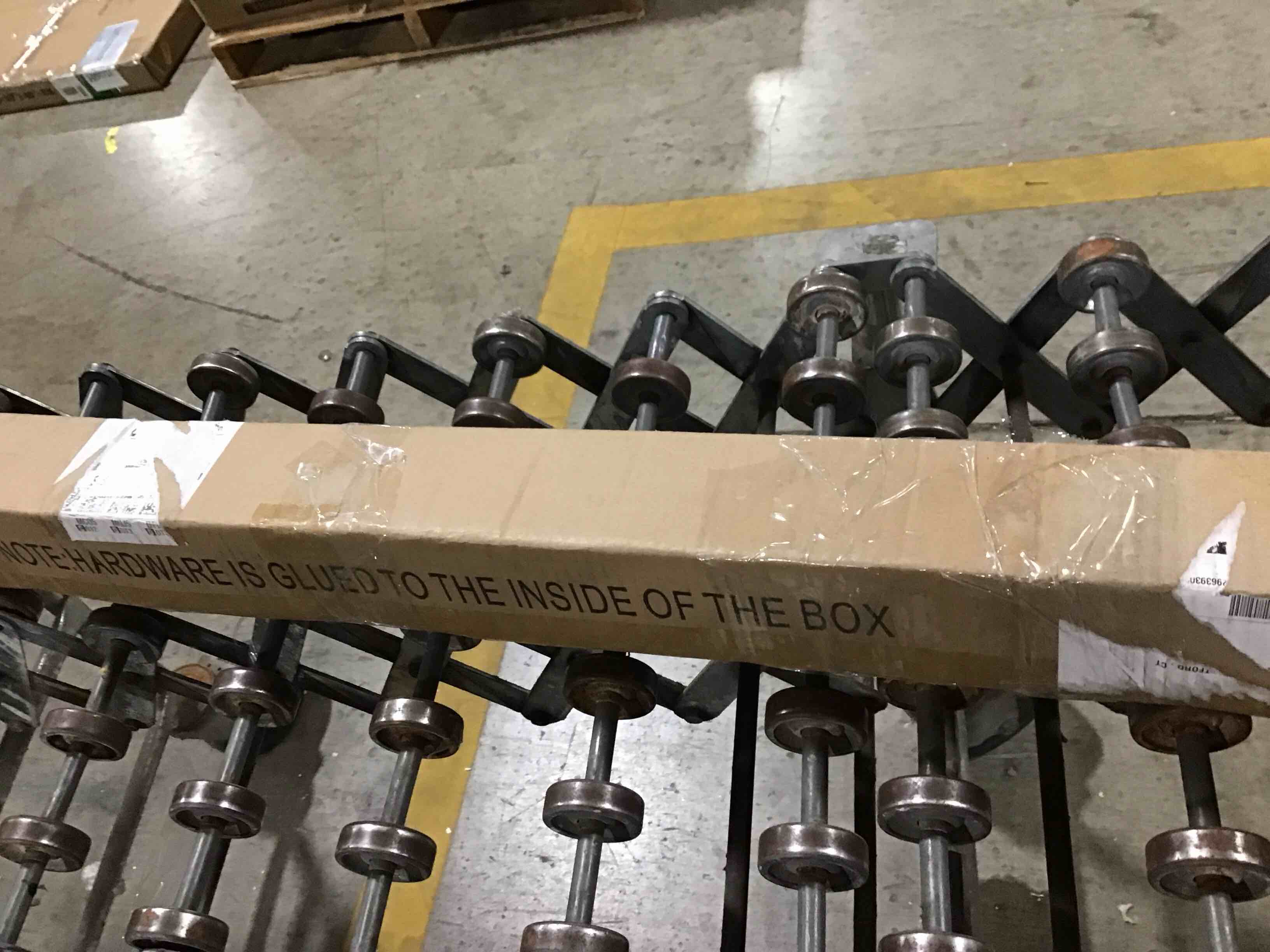 https://s3.amazonaws.com/lotting-images-prod/bidfta/PNK0028767_1732737243455.jpeg