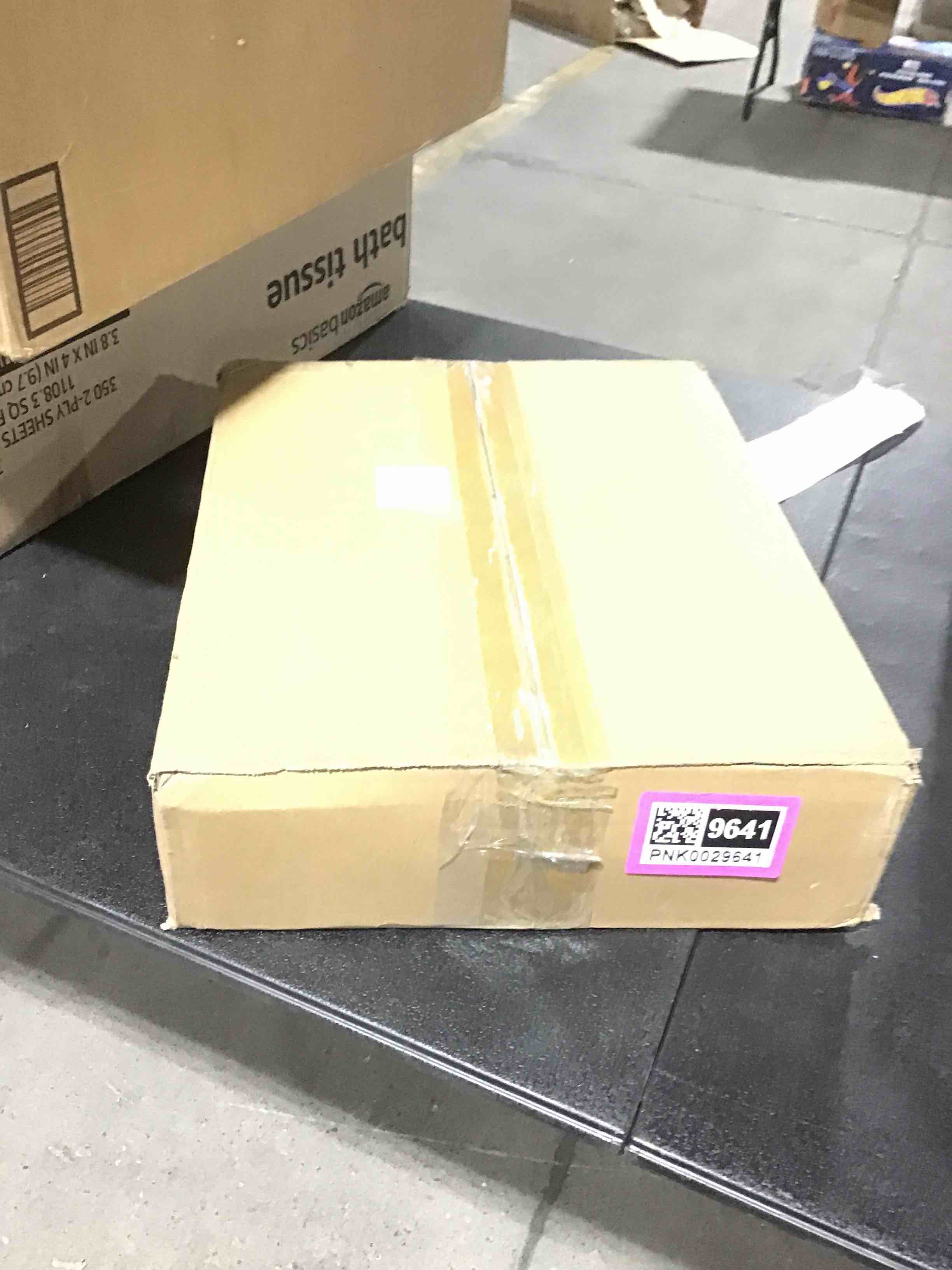 https://s3.amazonaws.com/lotting-images-prod/bidfta/PNK0029641_1731433743452.jpeg