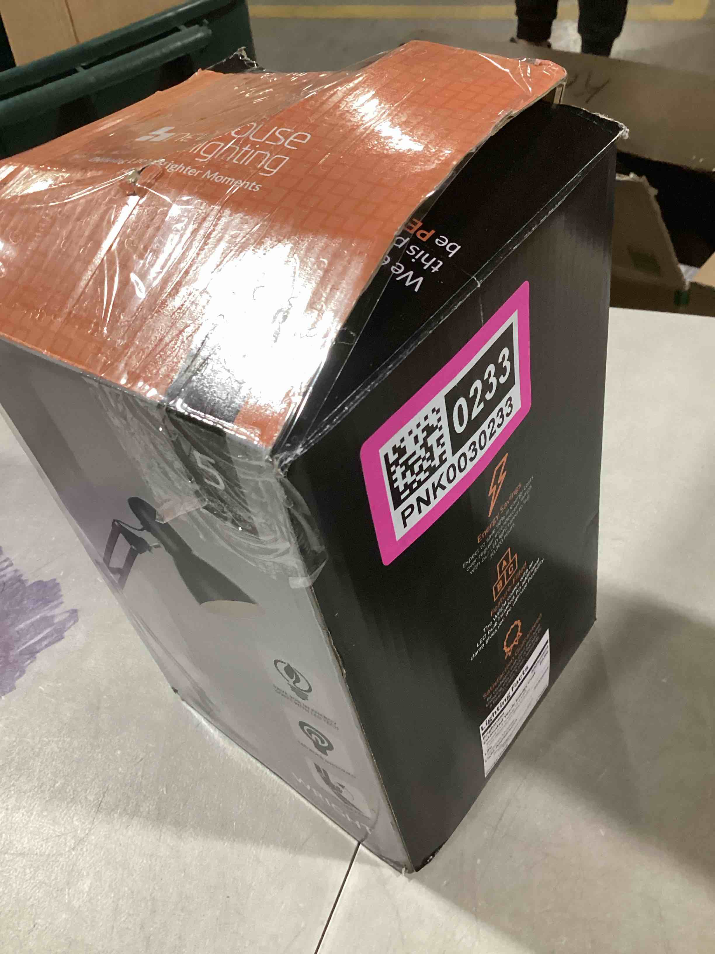 https://s3.amazonaws.com/lotting-images-prod/bidfta/PNK0030233_1733923307911.jpeg