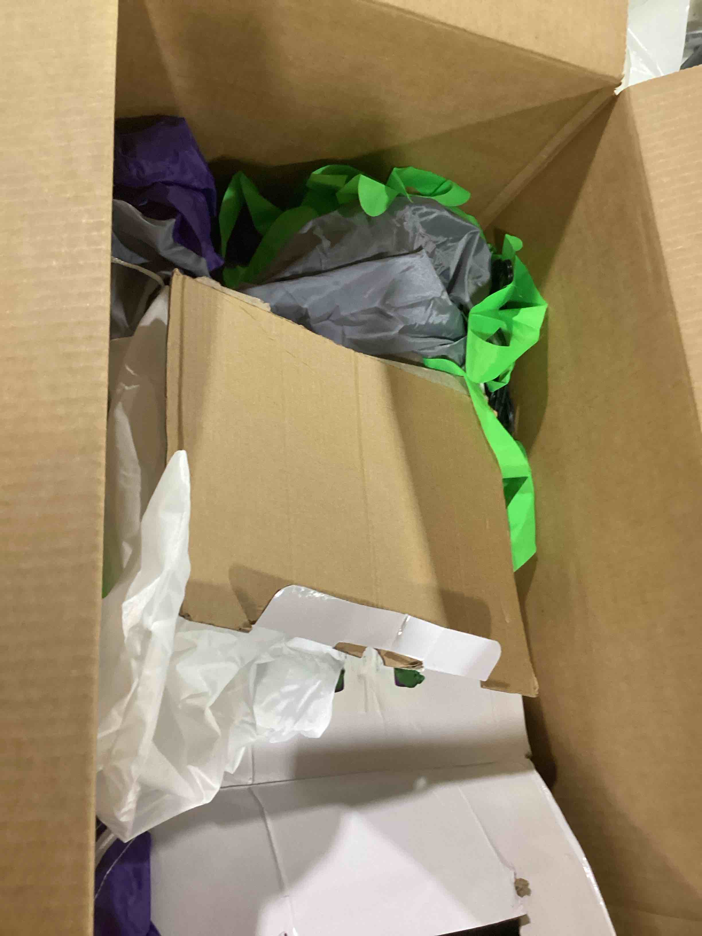 https://s3.amazonaws.com/lotting-images-prod/bidfta/PNK0030643_1732567537597.jpeg