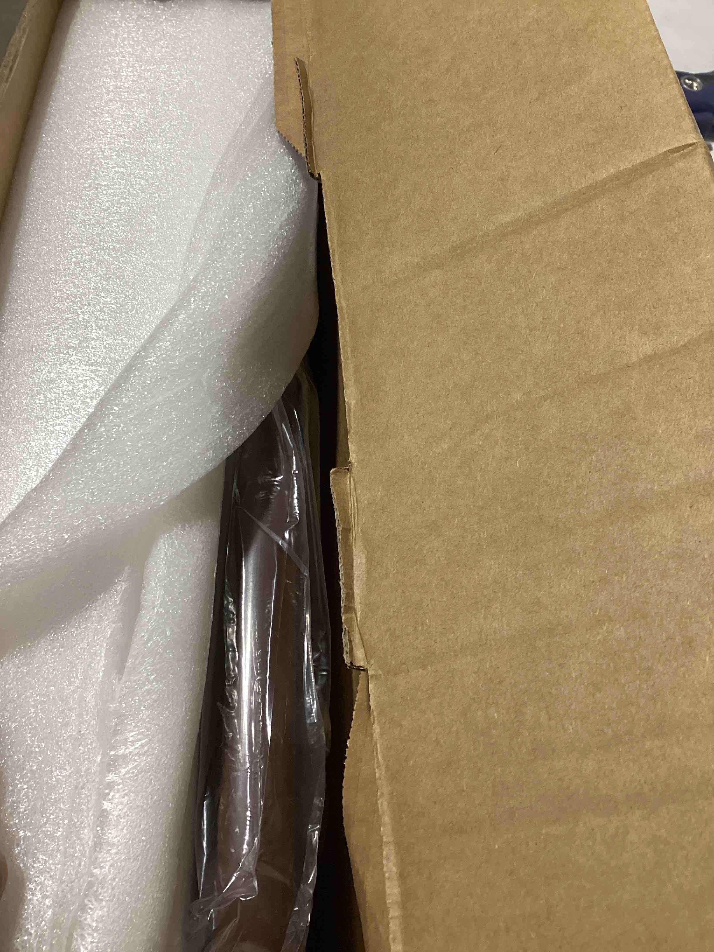 https://s3.amazonaws.com/lotting-images-prod/bidfta/PNK0030949_1731944295033.jpeg