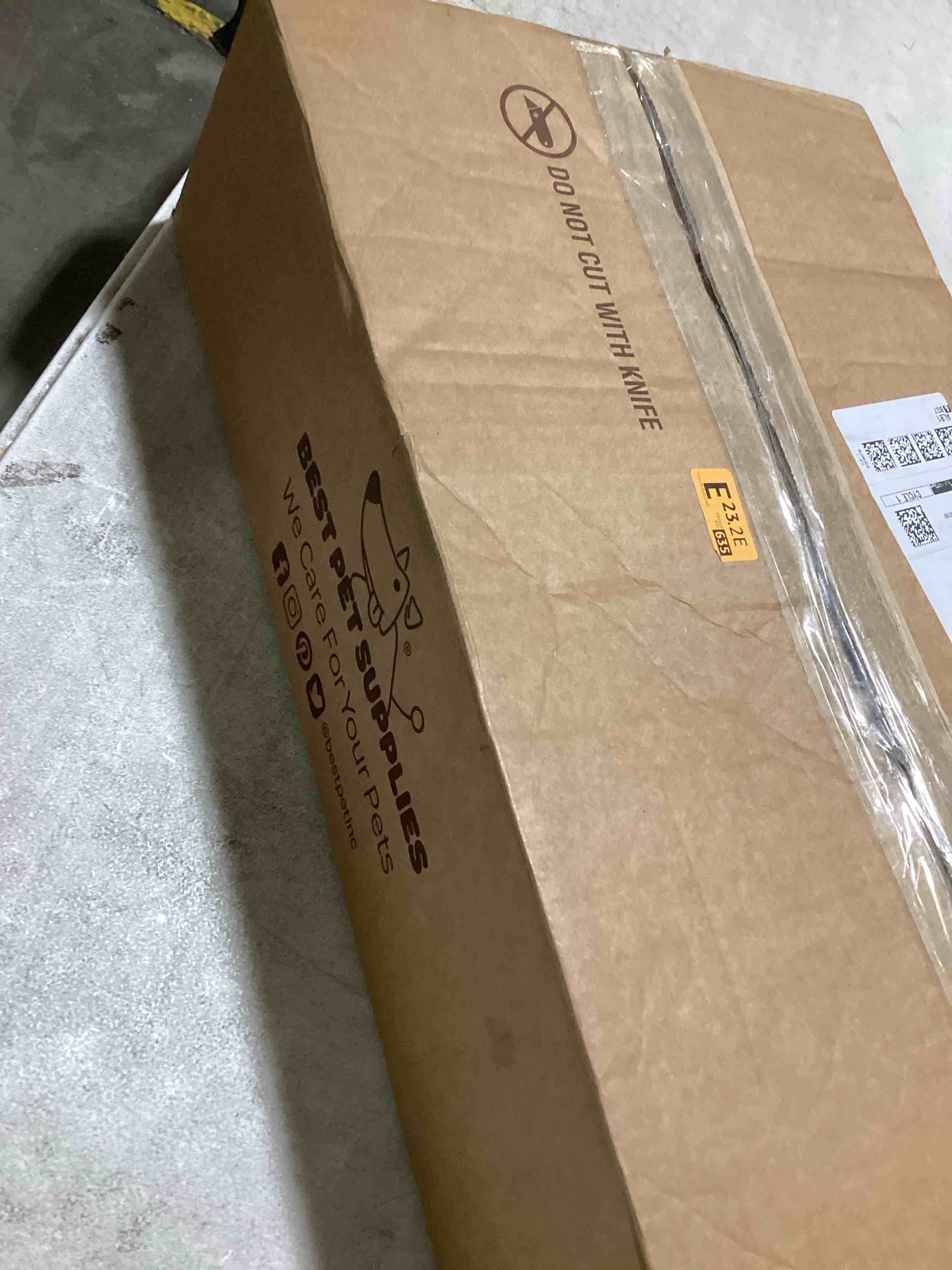 https://s3.amazonaws.com/lotting-images-prod/bidfta/PNK0031004_1731686701151.jpeg