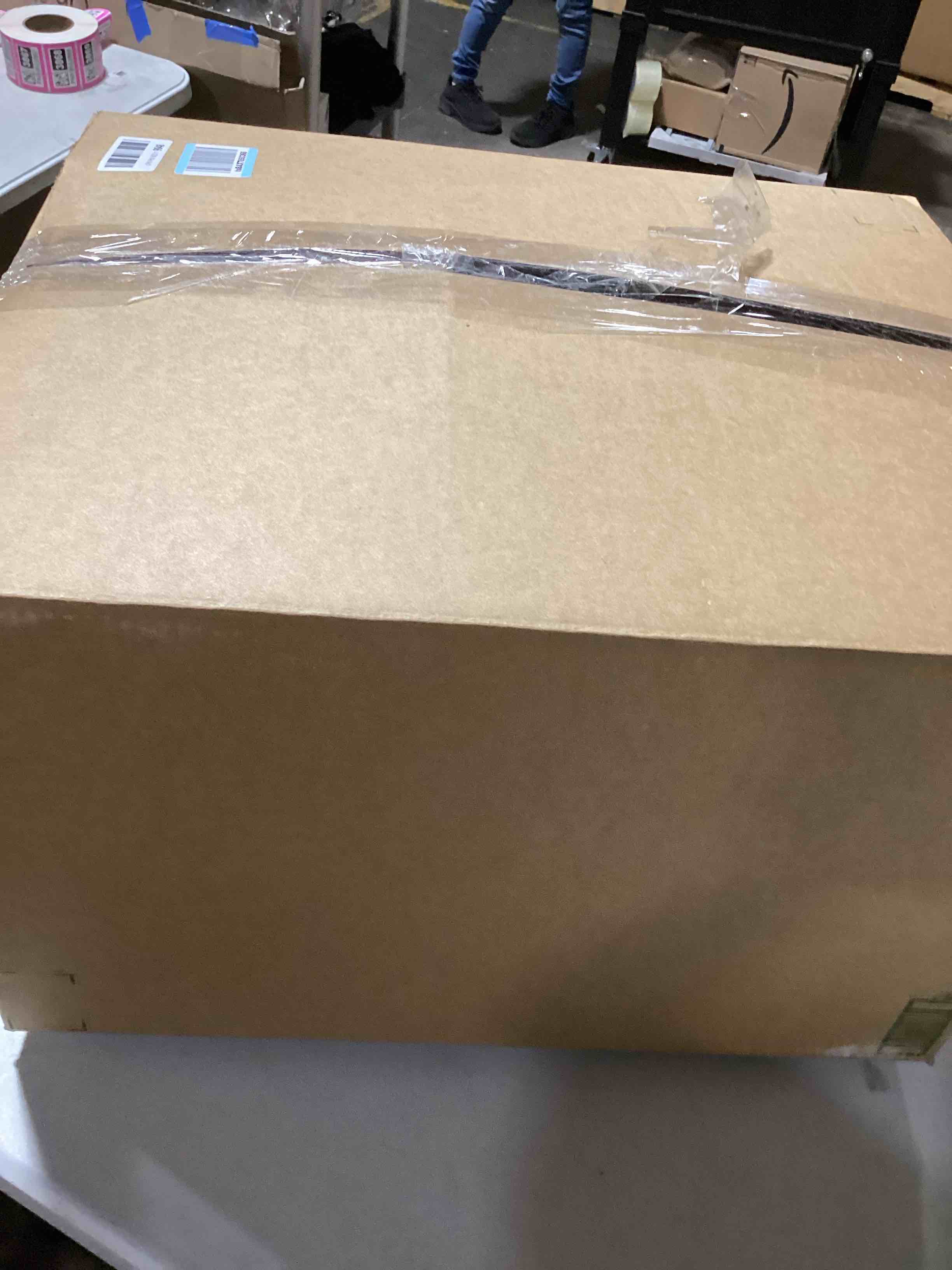 https://s3.amazonaws.com/lotting-images-prod/bidfta/PNK0031870_1730926449036.jpeg
