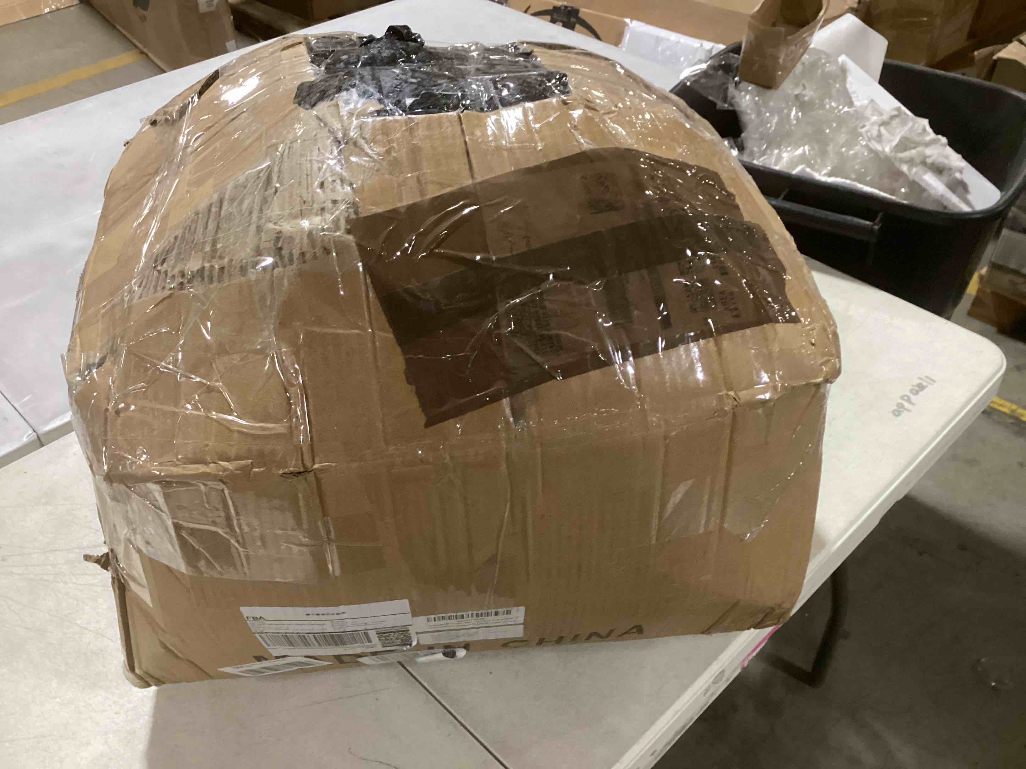 https://s3.amazonaws.com/lotting-images-prod/bidfta/PNK0032085_1731959735105.jpeg