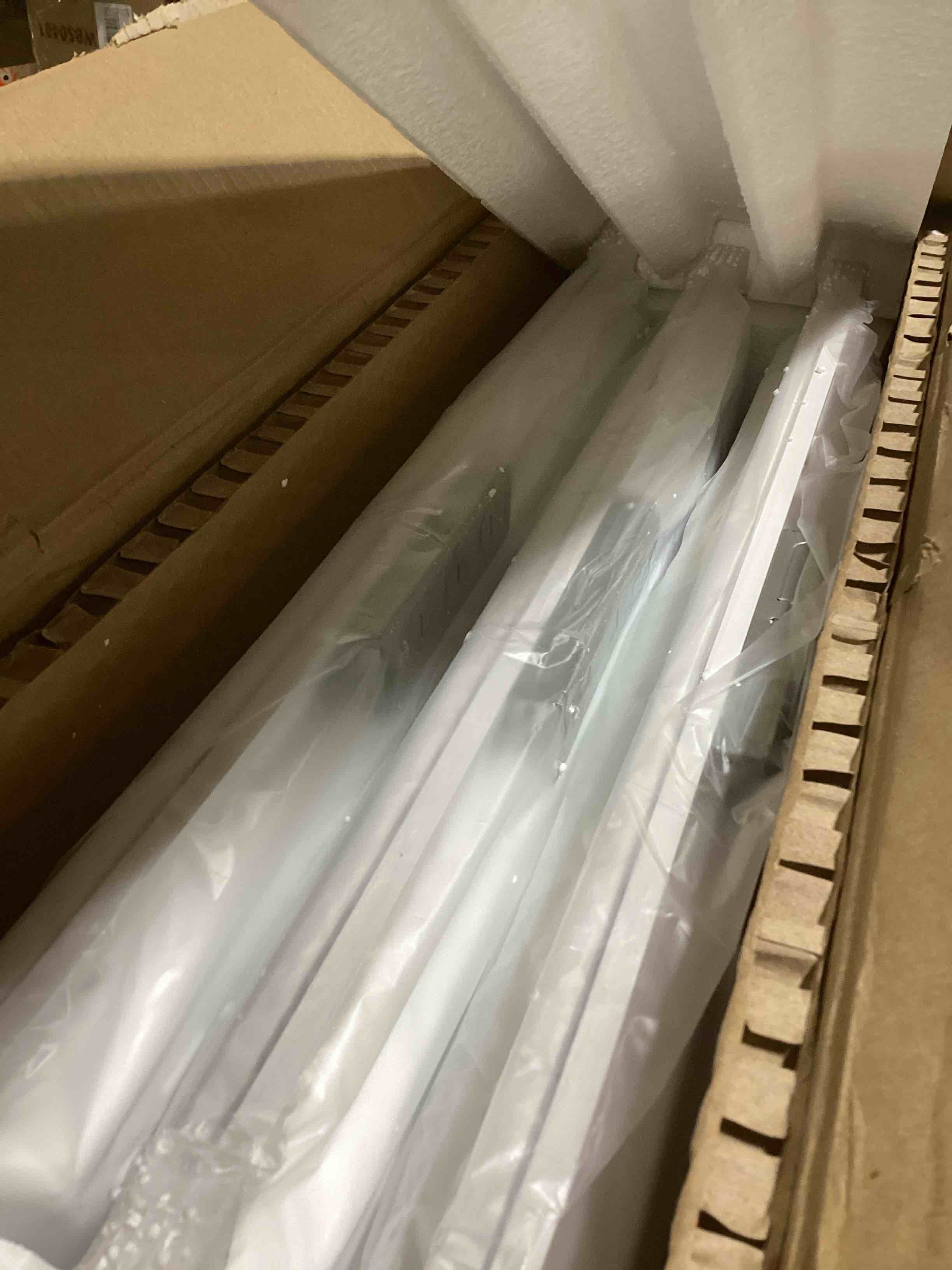 https://s3.amazonaws.com/lotting-images-prod/bidfta/PNK0033126_1731334825387.jpeg