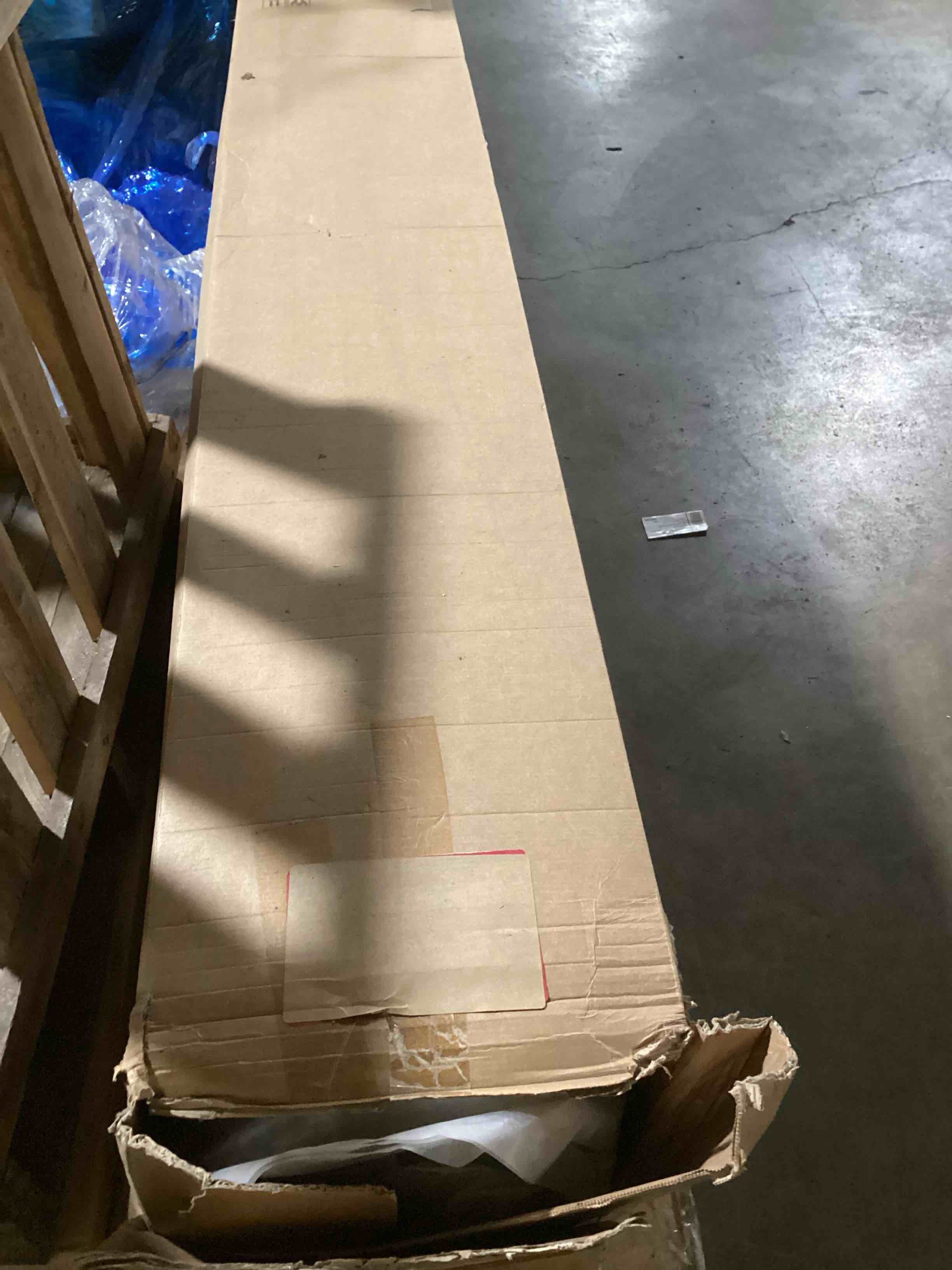 https://s3.amazonaws.com/lotting-images-prod/bidfta/PNK0033422_1731090183558.jpeg