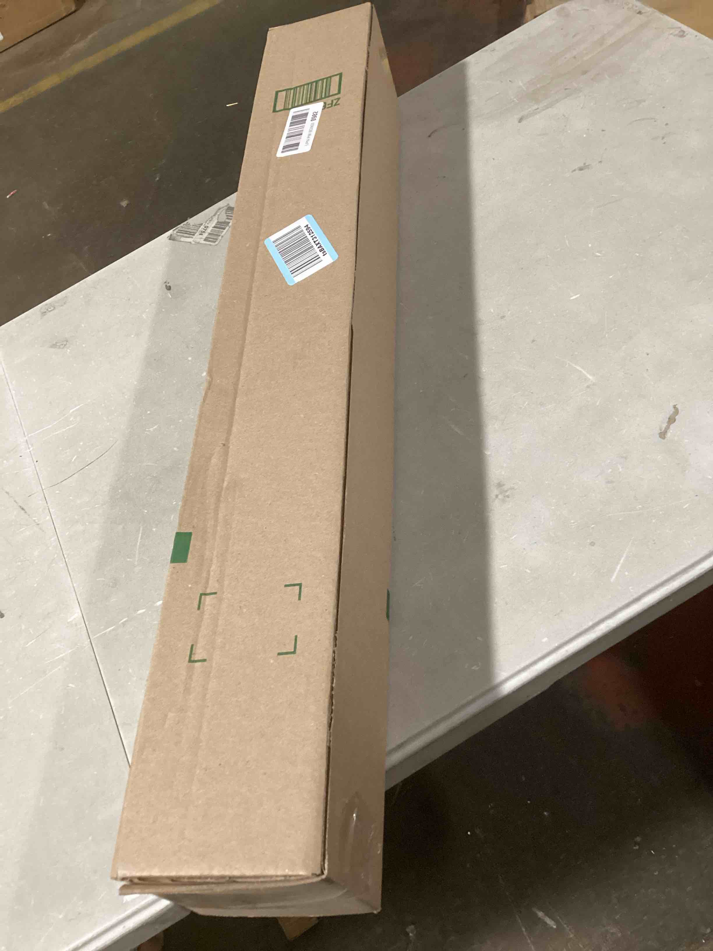 https://s3.amazonaws.com/lotting-images-prod/bidfta/PNK0033802_1730988329801.jpeg
