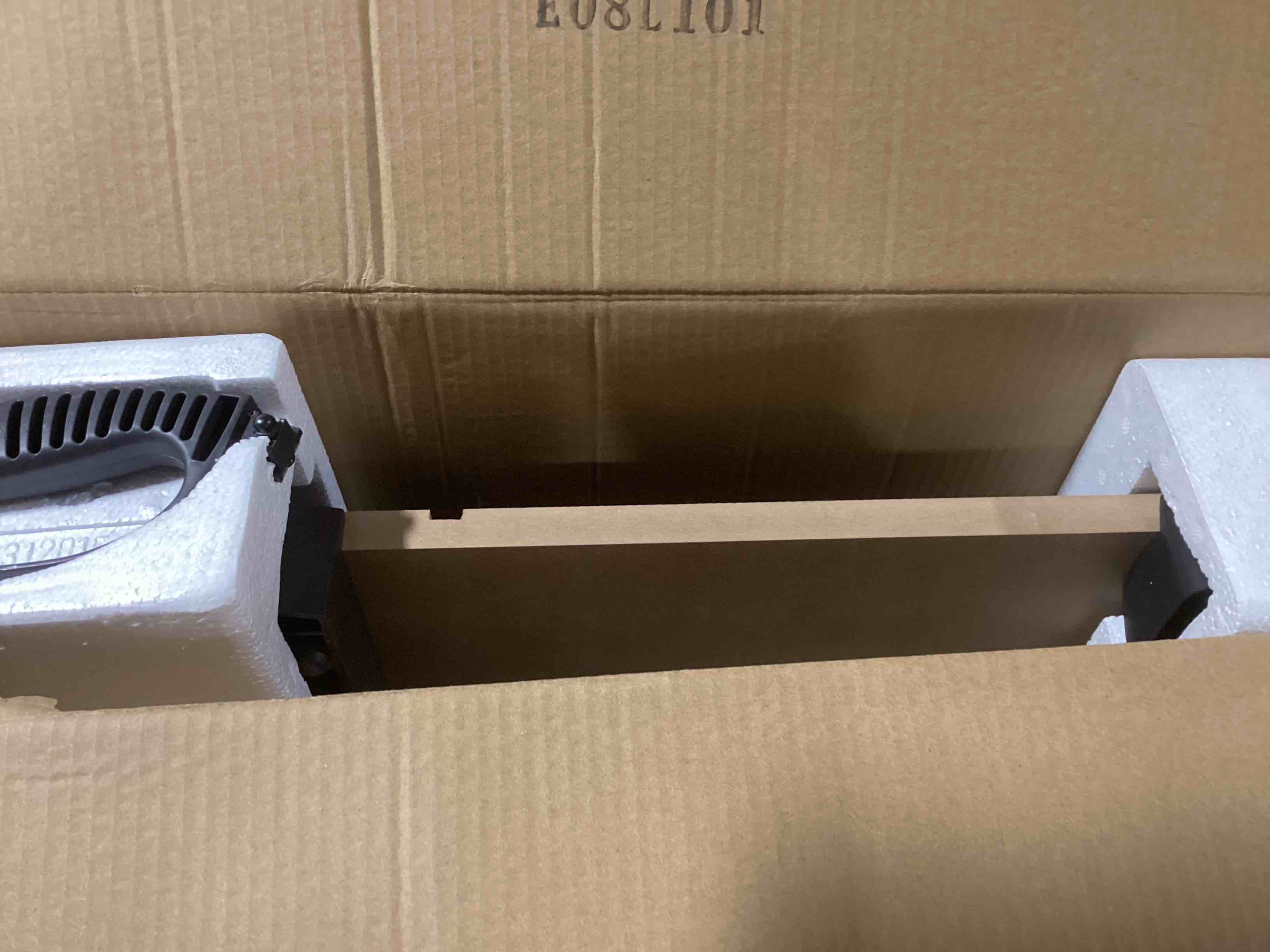 https://s3.amazonaws.com/lotting-images-prod/bidfta/PNK0033825_1730986529051.jpeg