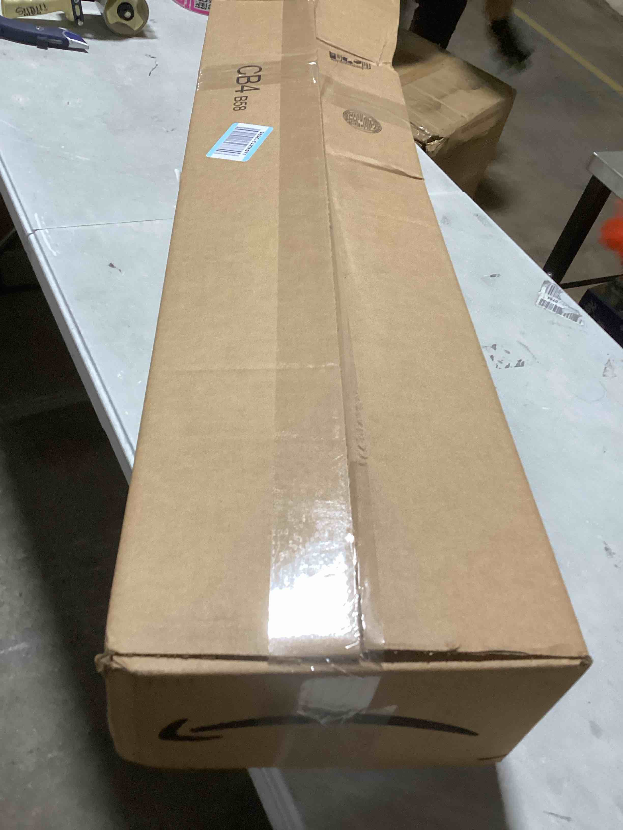 https://s3.amazonaws.com/lotting-images-prod/bidfta/PNK0033889_1730926367852.jpeg