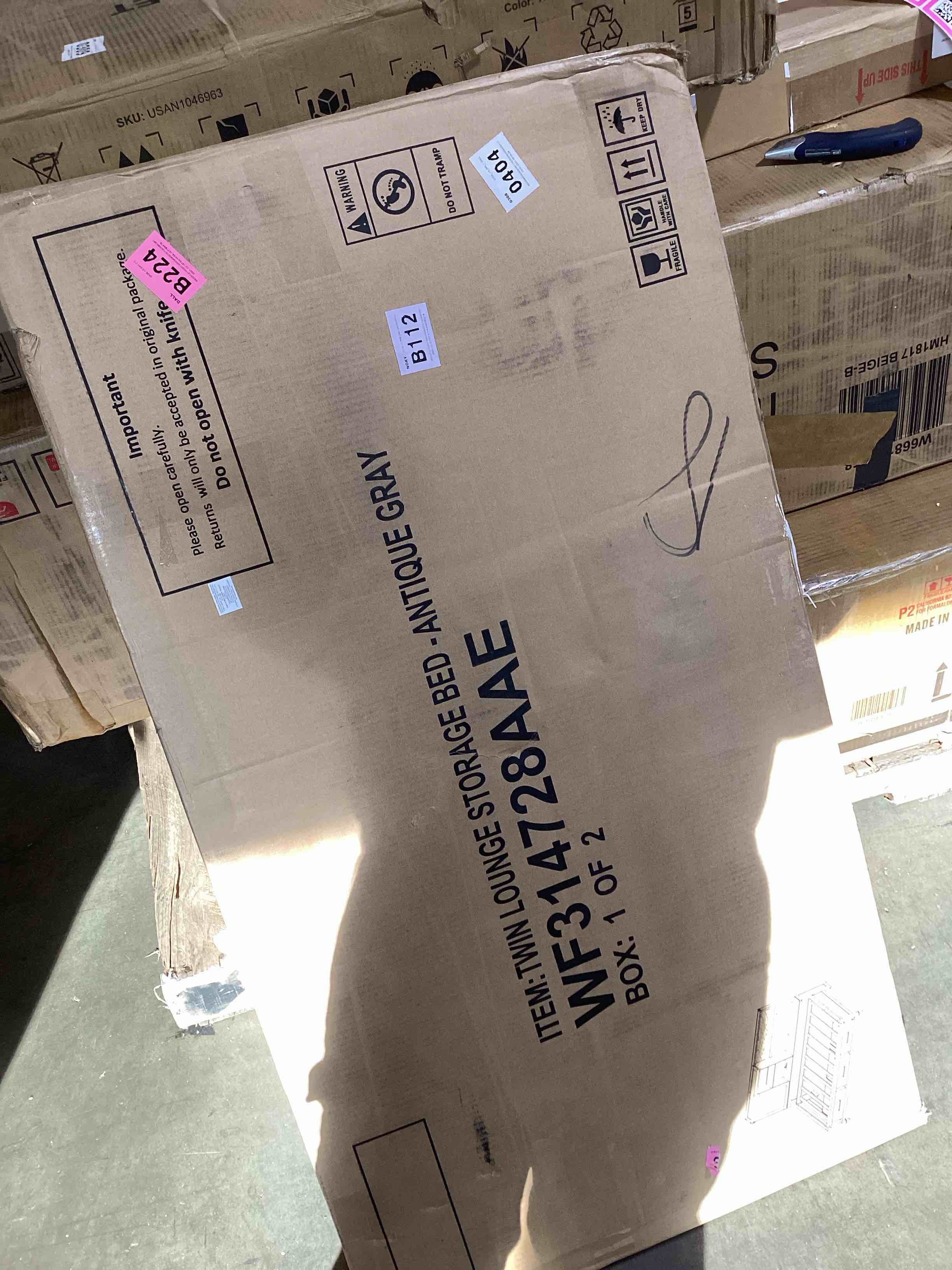 https://s3.amazonaws.com/lotting-images-prod/bidfta/PNK0035810_1735845948857.jpeg