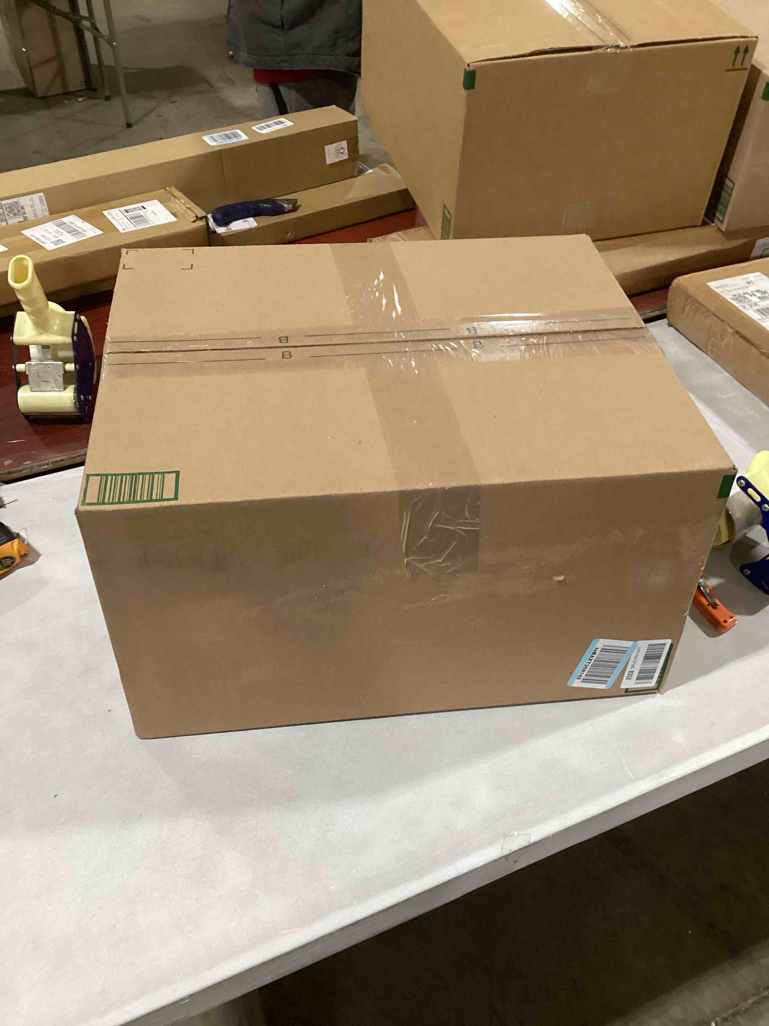 https://s3.amazonaws.com/lotting-images-prod/bidfta/PNK0036075_1733922234037.jpeg