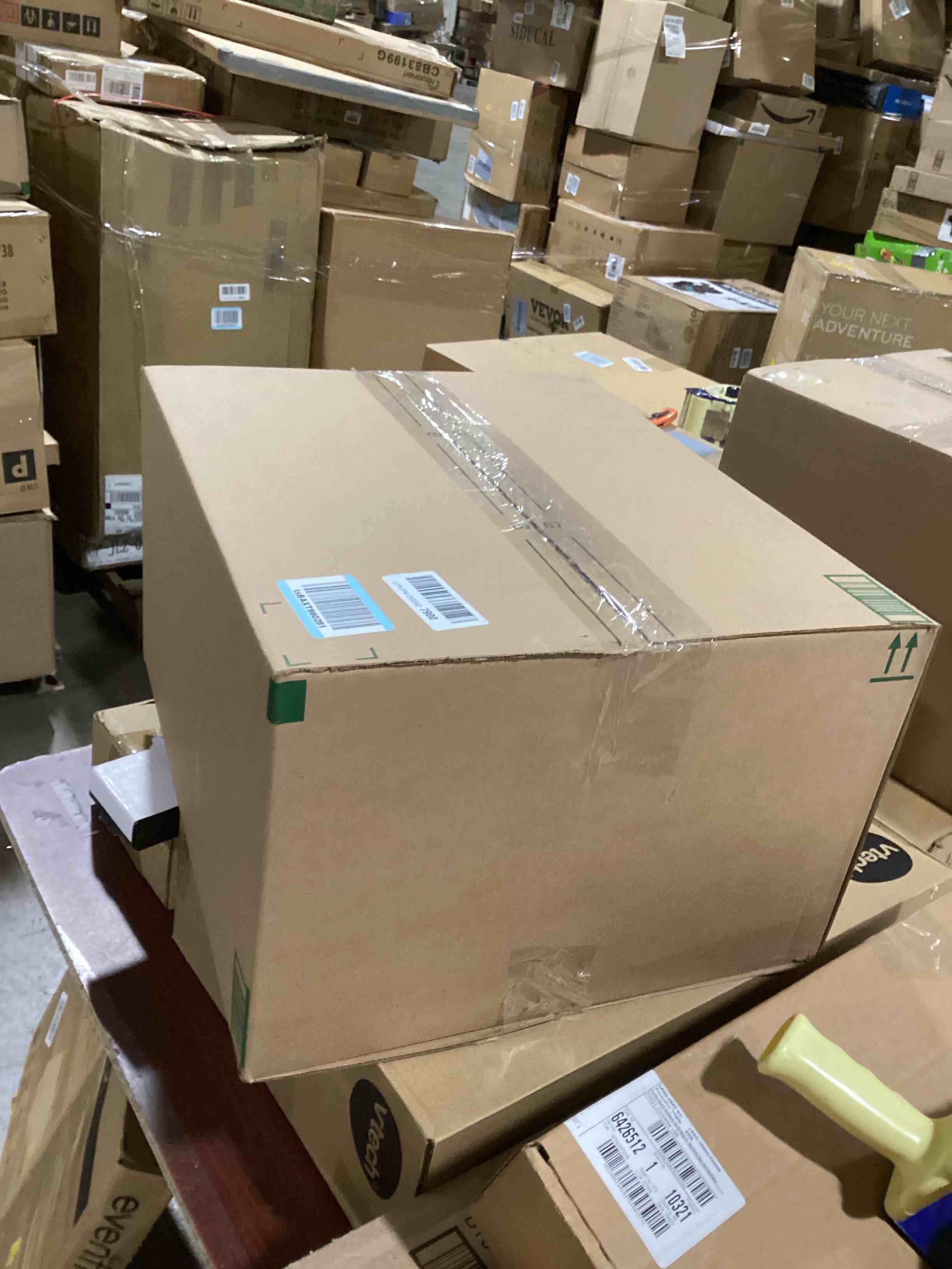 https://s3.amazonaws.com/lotting-images-prod/bidfta/PNK0036196_1733855934305.jpeg