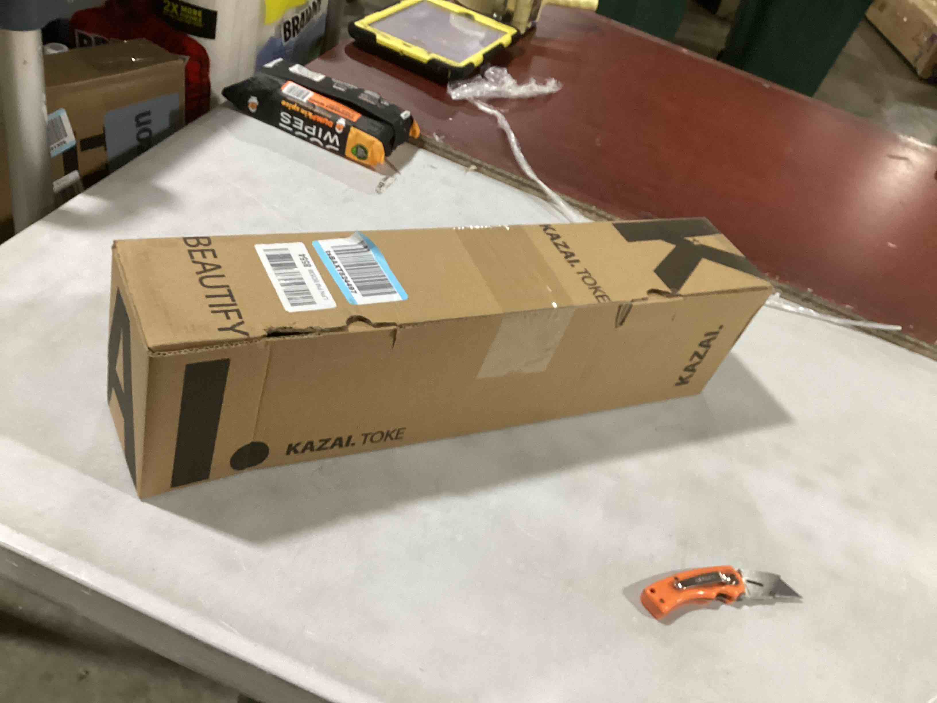 https://s3.amazonaws.com/lotting-images-prod/bidfta/PNK0036622_1733595083566.jpeg