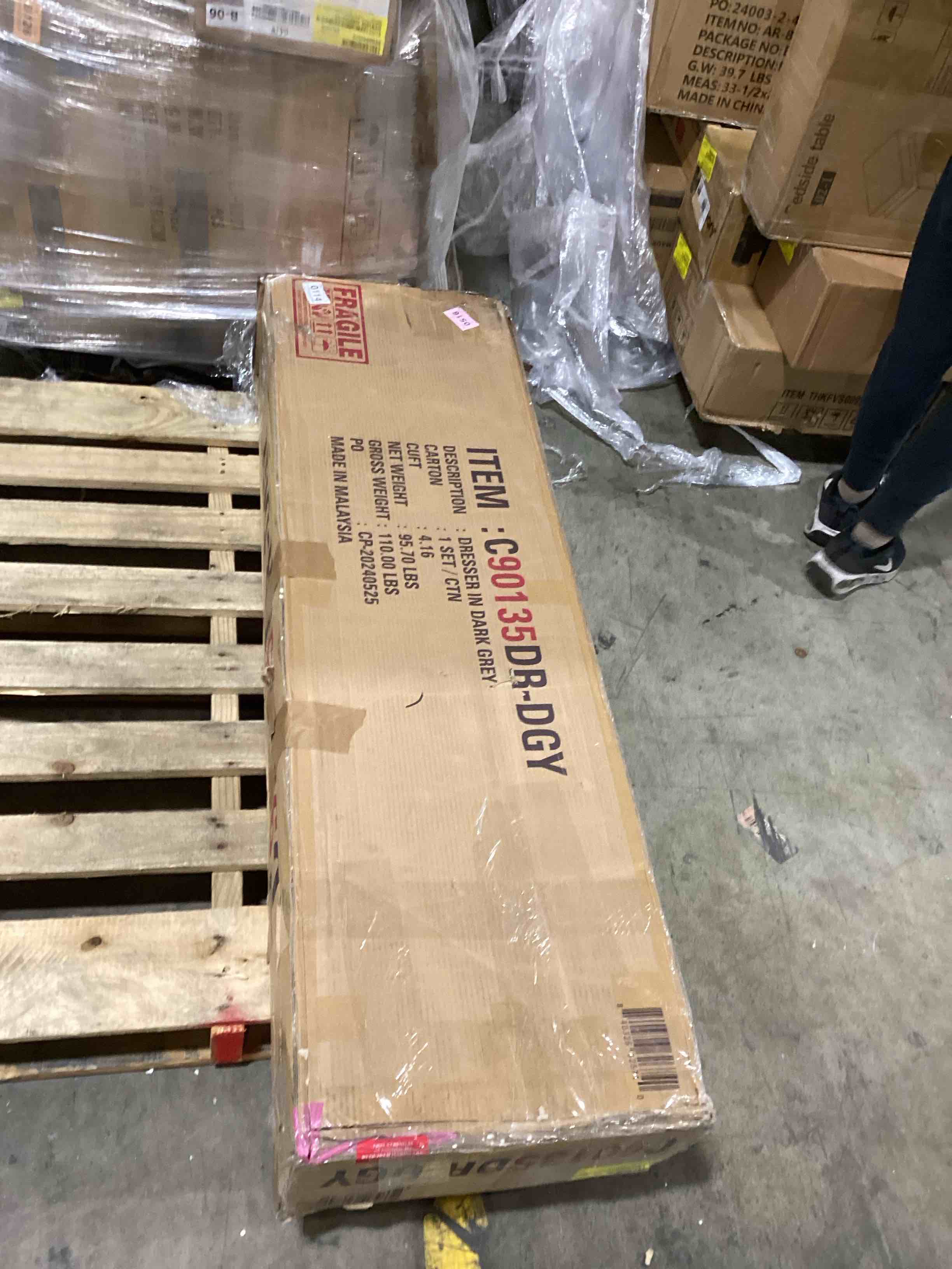 https://s3.amazonaws.com/lotting-images-prod/bidfta/PNK0036815_1733510213855.jpeg