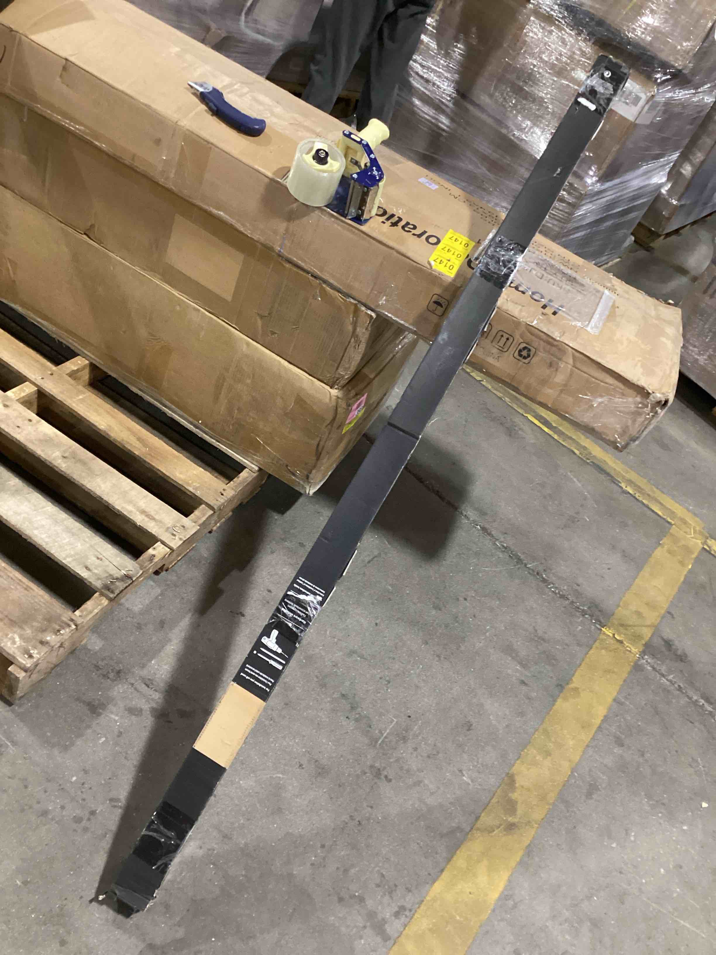 https://s3.amazonaws.com/lotting-images-prod/bidfta/PNK0036923_1733428099606.jpeg
