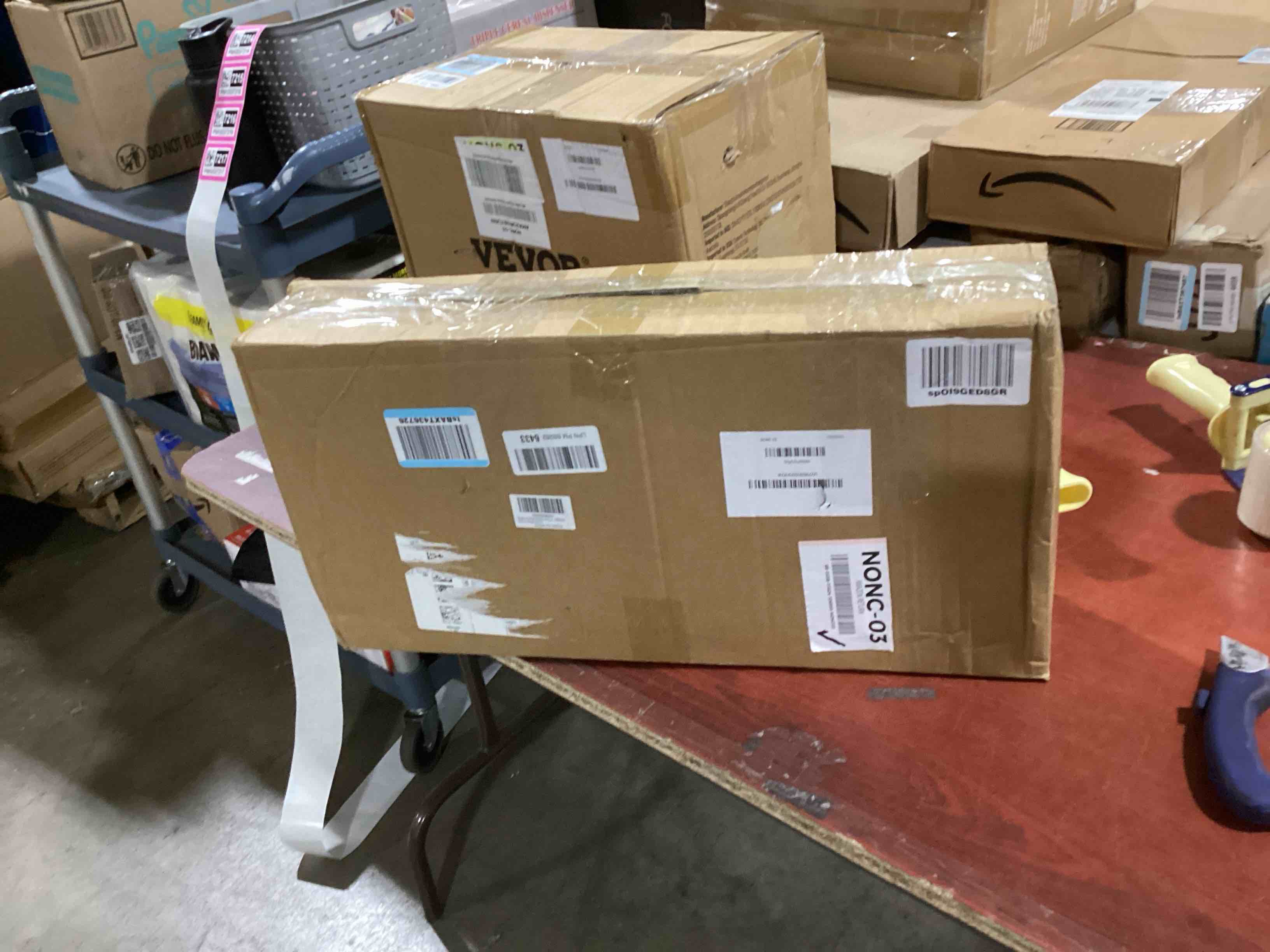 https://s3.amazonaws.com/lotting-images-prod/bidfta/PNK0037217_1733346003118.jpeg