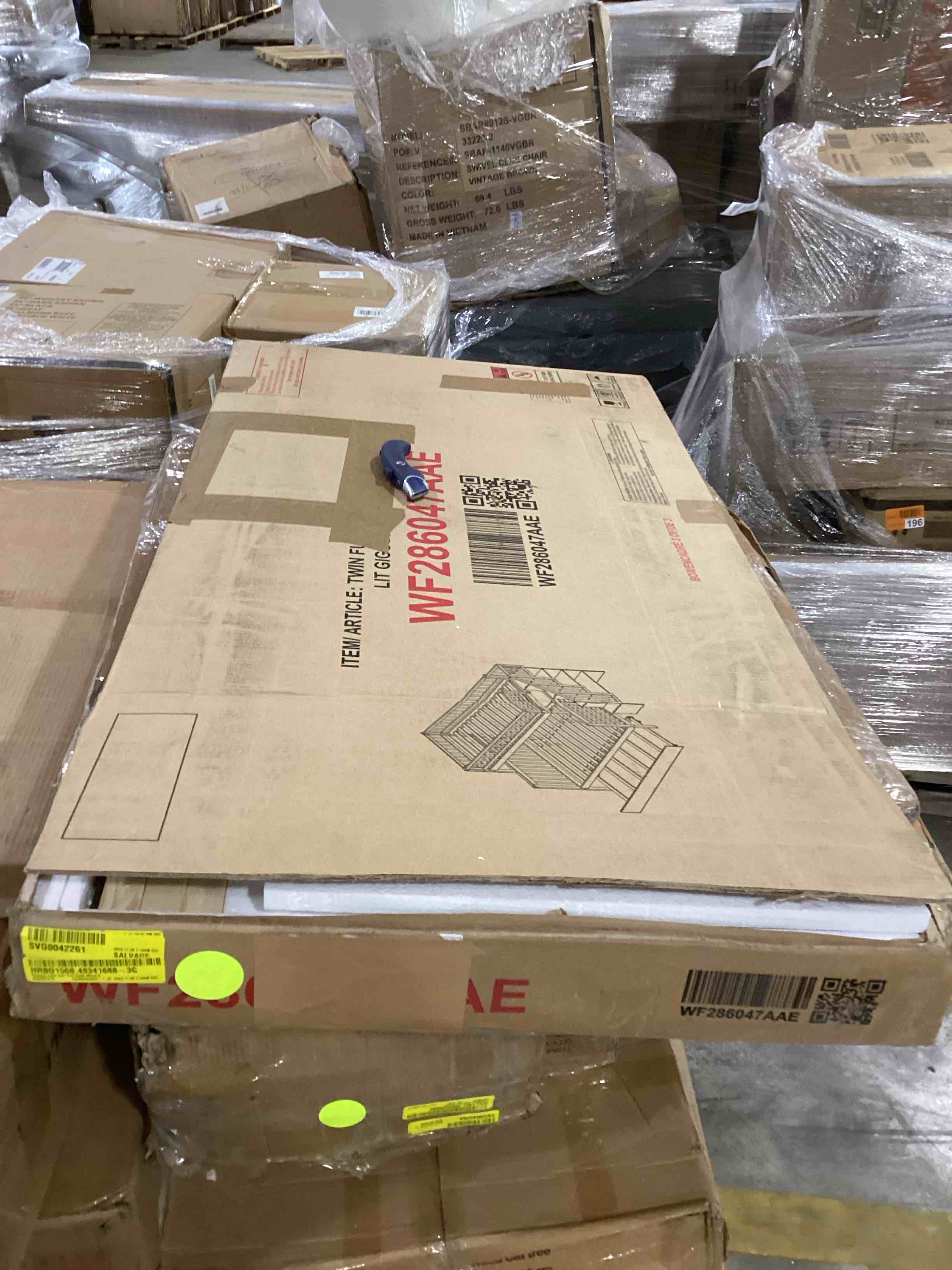 https://s3.amazonaws.com/lotting-images-prod/bidfta/PNK0037251_1733337444365.jpeg