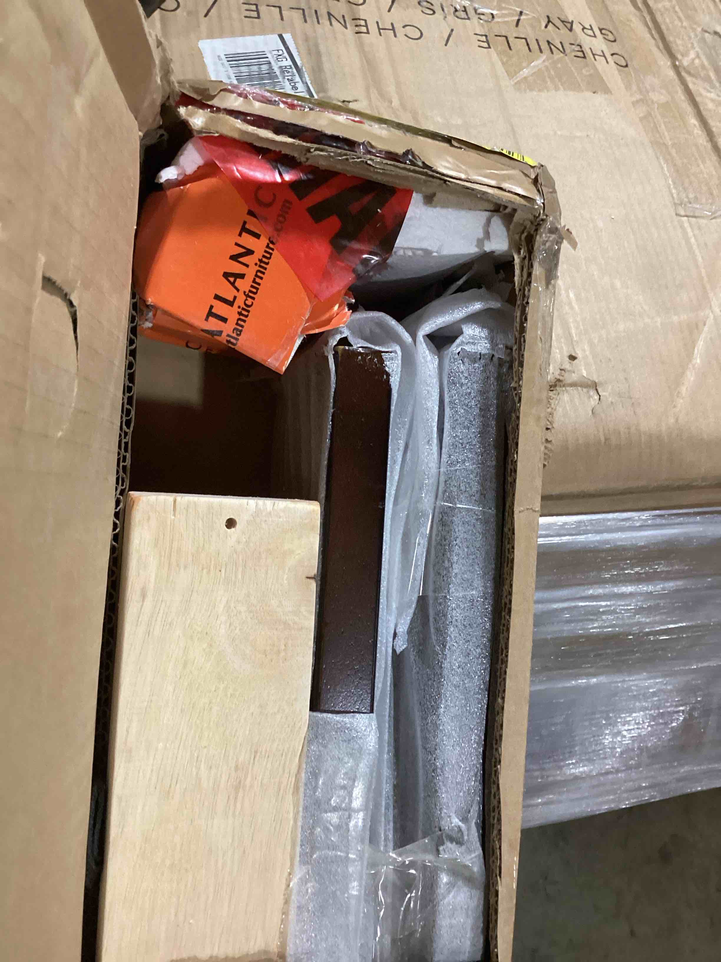 https://s3.amazonaws.com/lotting-images-prod/bidfta/PNK0037395_1733318098963.jpeg