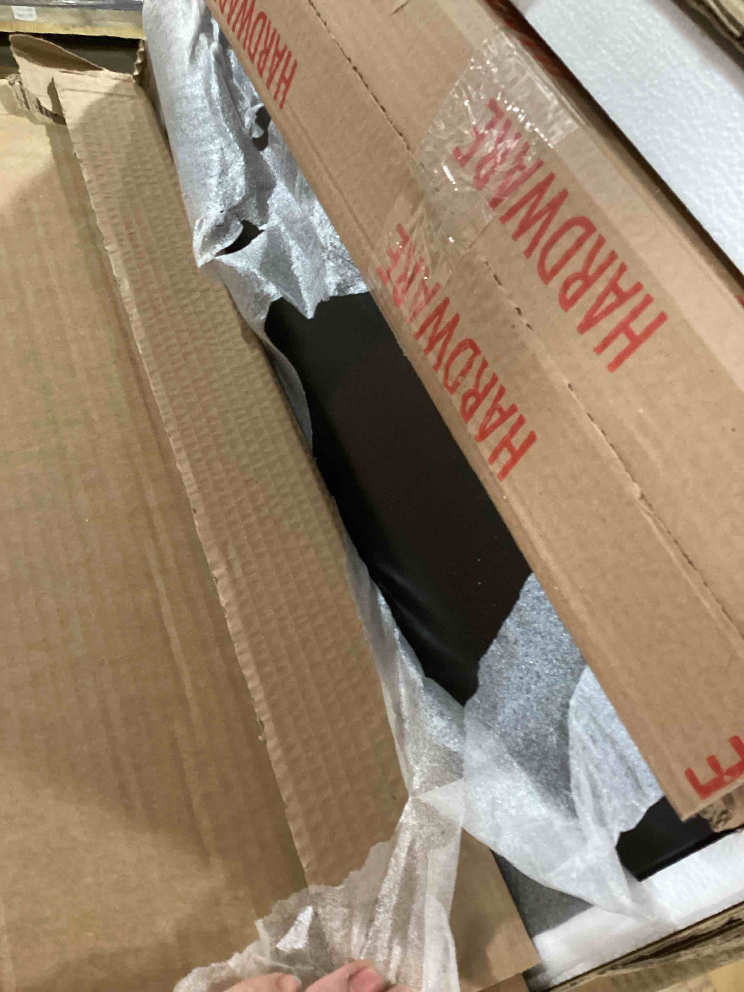 https://s3.amazonaws.com/lotting-images-prod/bidfta/PNK0037404_1733317116930.jpeg