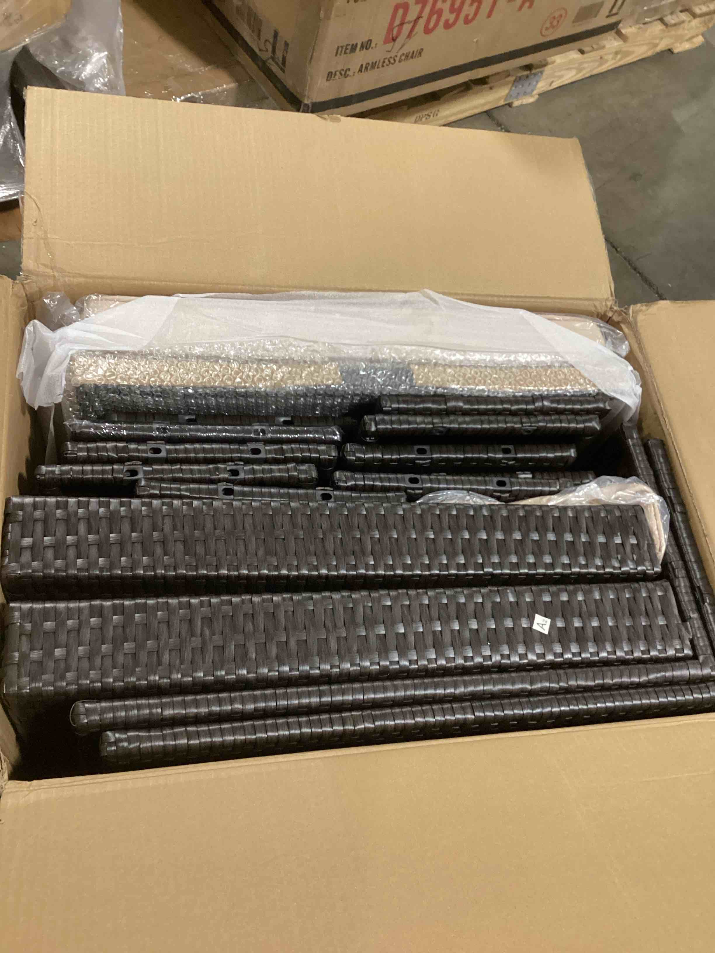 https://s3.amazonaws.com/lotting-images-prod/bidfta/PNK0037462_1733250436047.jpeg