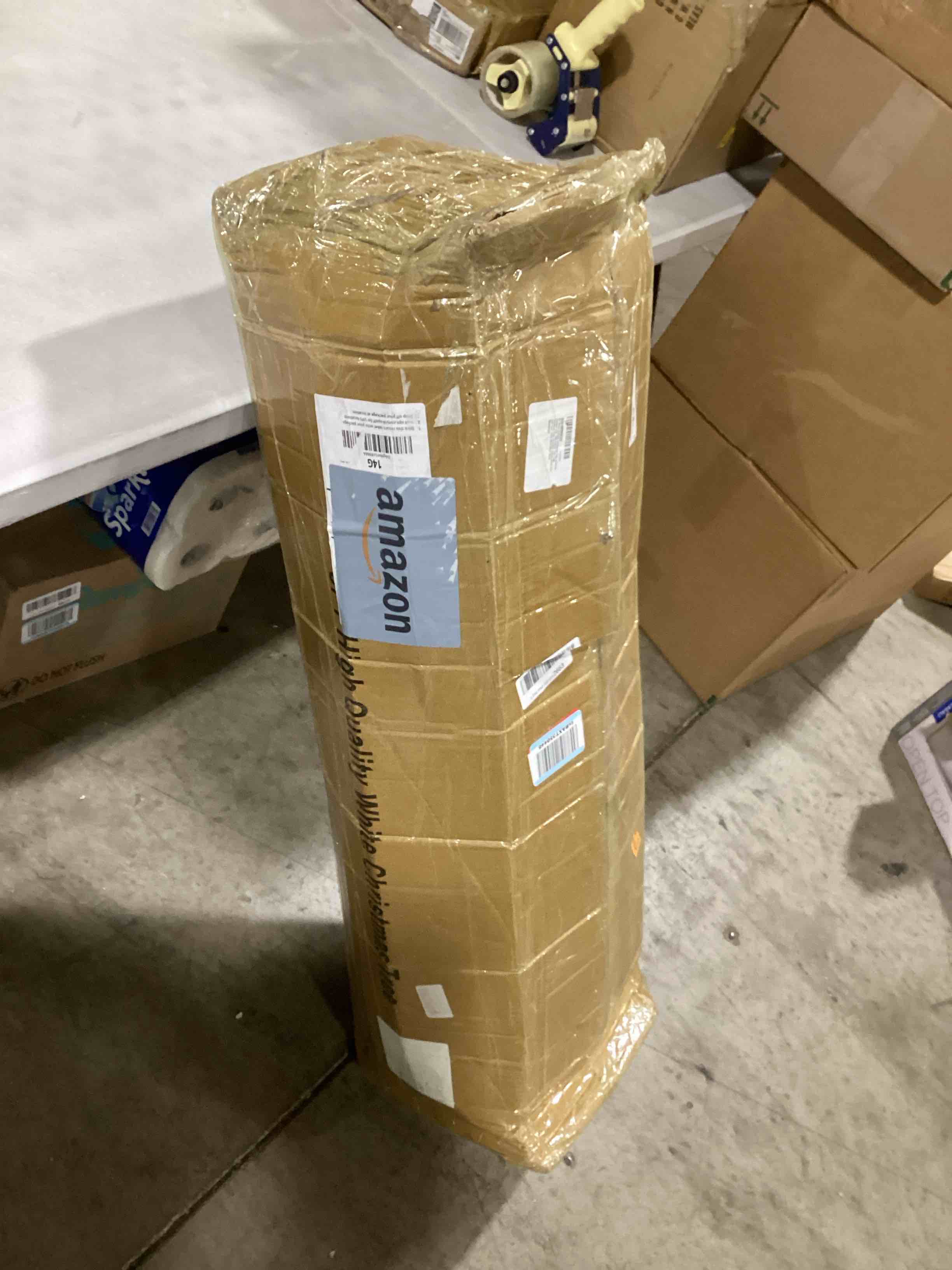 https://s3.amazonaws.com/lotting-images-prod/bidfta/PNK0037858_1733148445429.jpeg