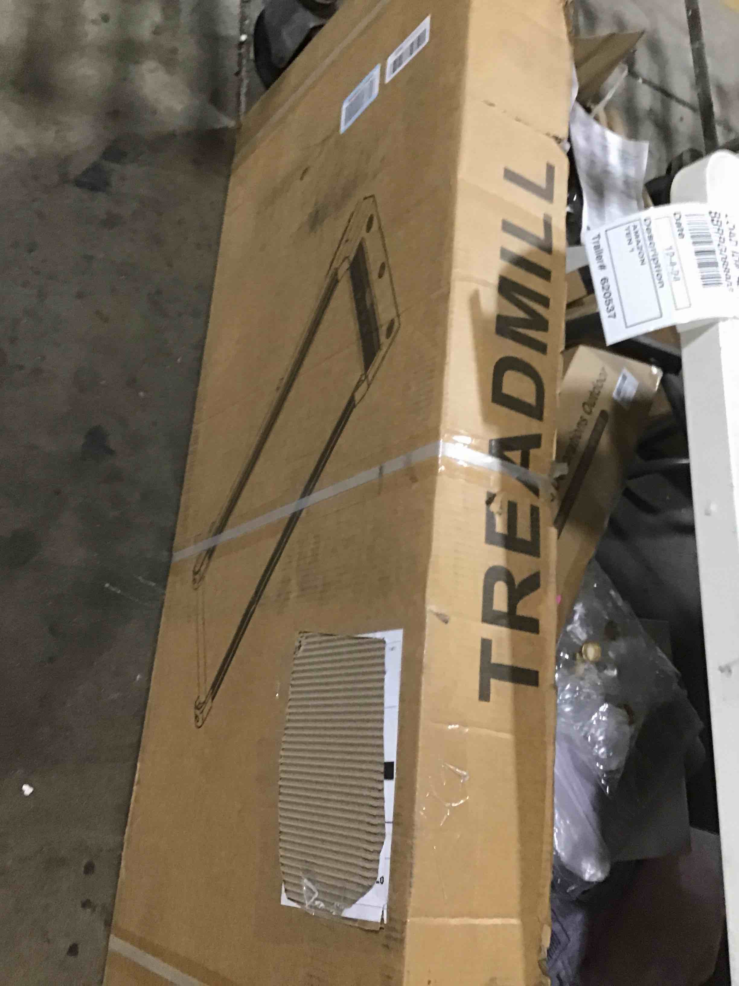 https://s3.amazonaws.com/lotting-images-prod/bidfta/PNK0038163_1733586778250.jpeg