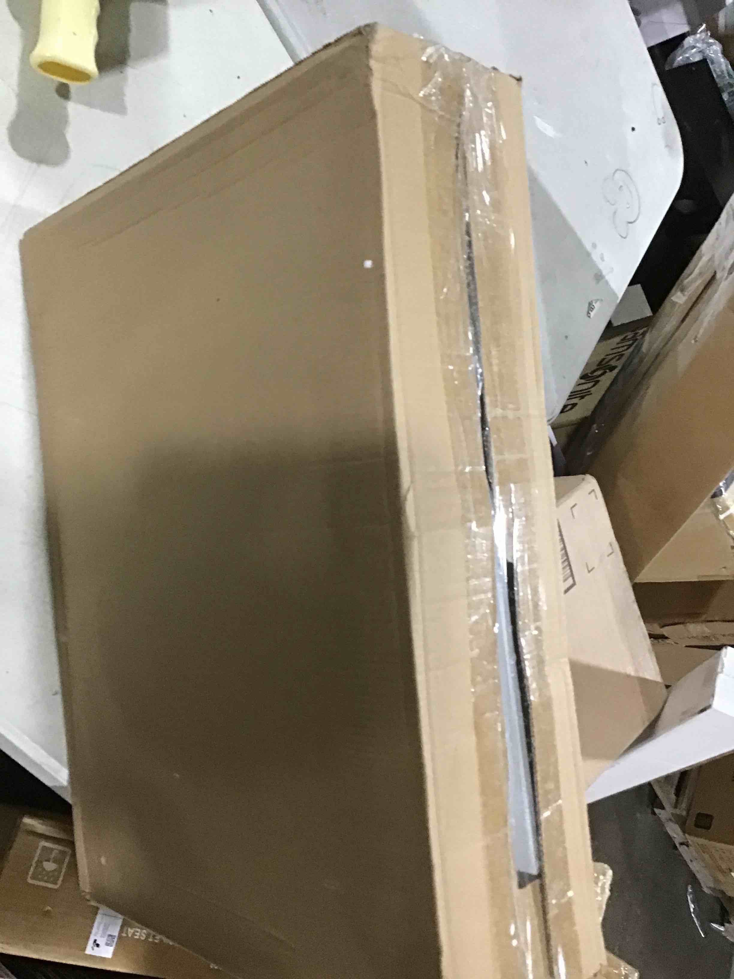 https://s3.amazonaws.com/lotting-images-prod/bidfta/PNK0038164_1733586617863.jpeg