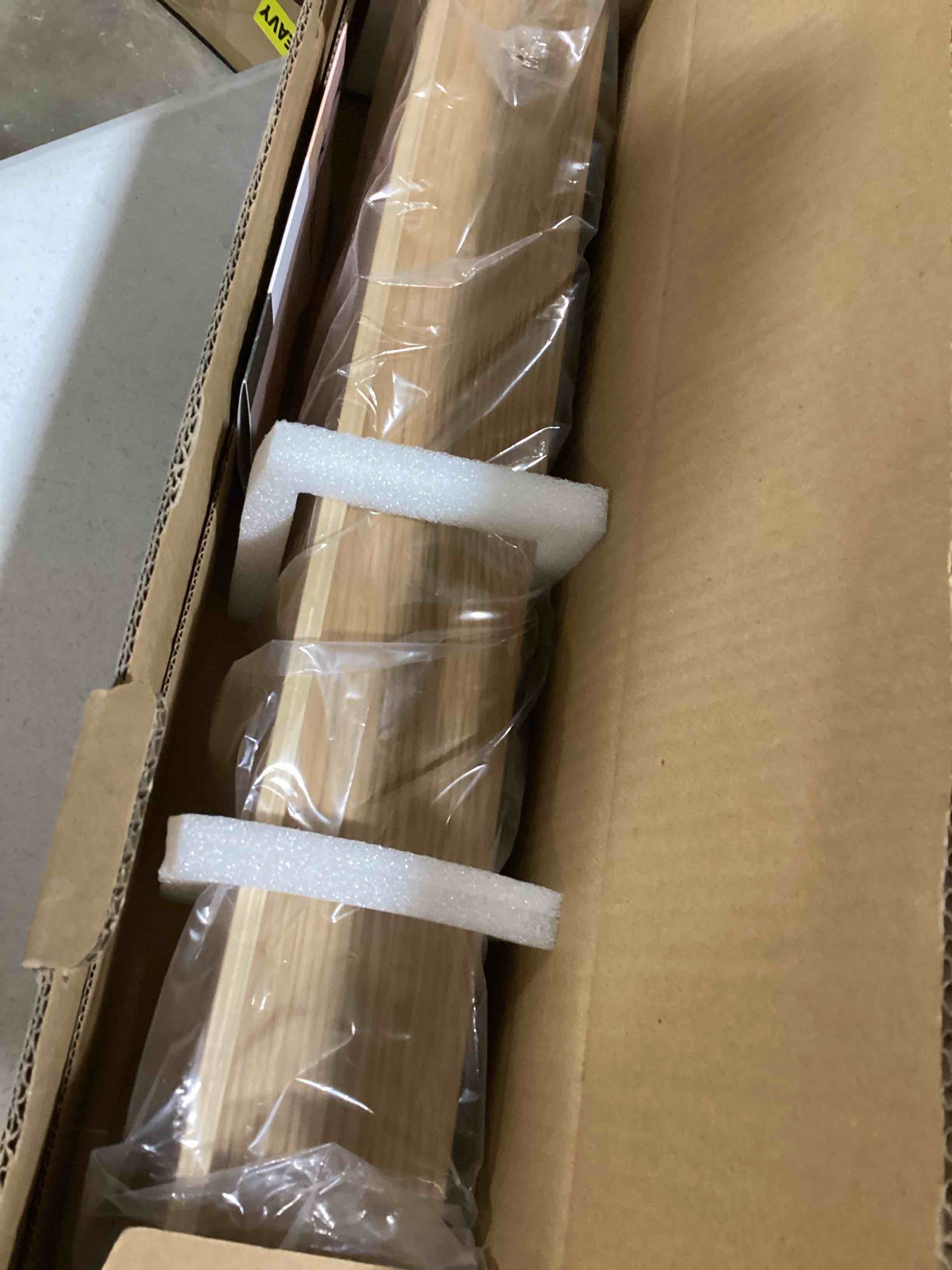 https://s3.amazonaws.com/lotting-images-prod/bidfta/PNK0038370_1733162284189.jpeg