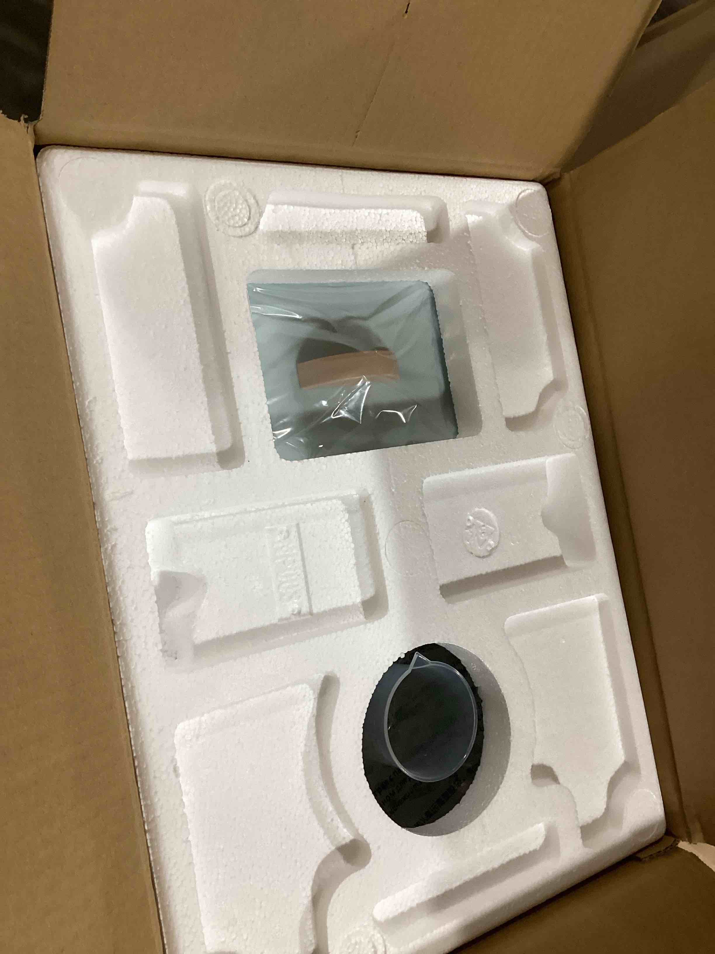 https://s3.amazonaws.com/lotting-images-prod/bidfta/PNK0038507_1732905854562.jpeg