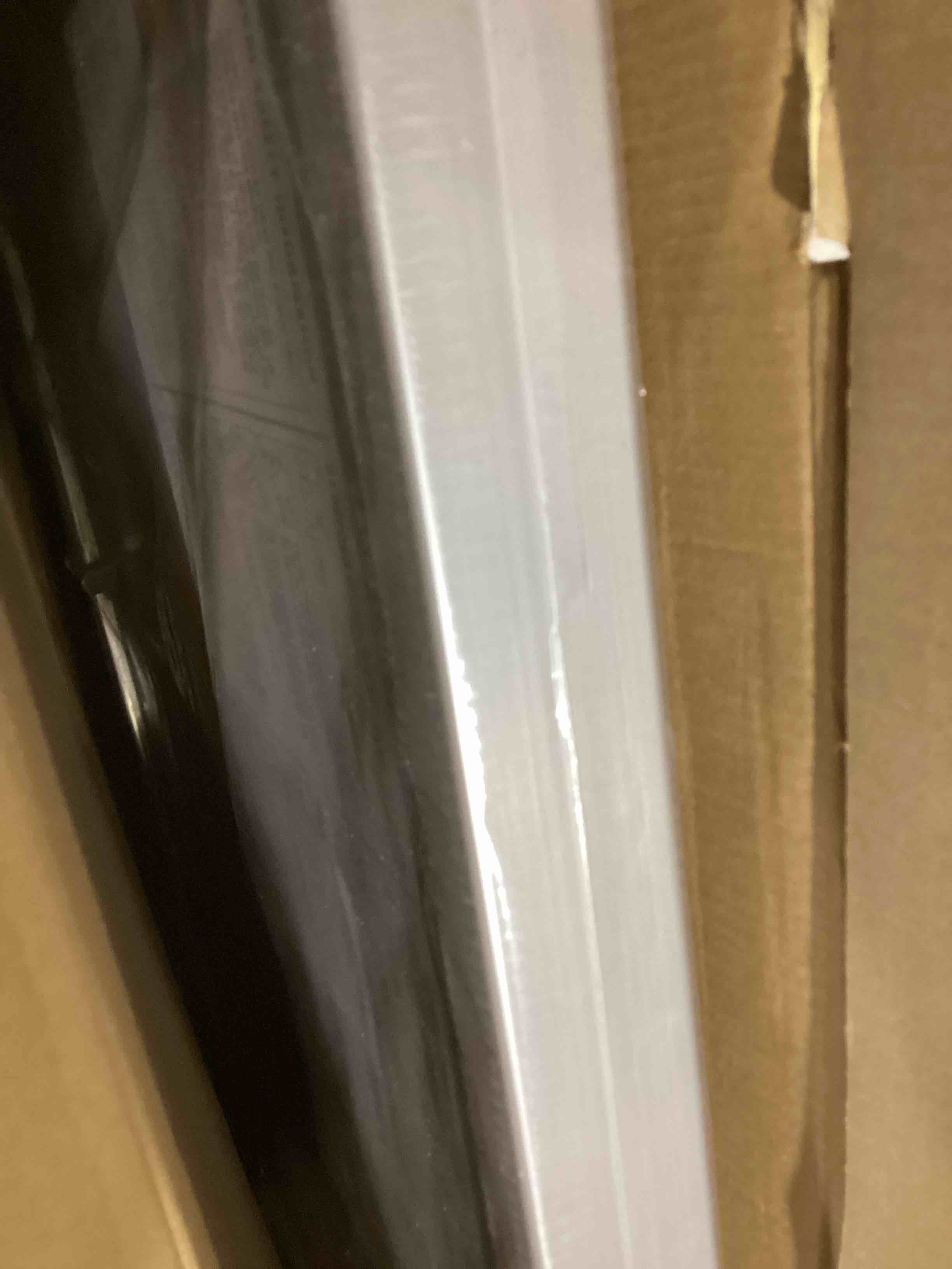 https://s3.amazonaws.com/lotting-images-prod/bidfta/PNK0038682_1732722679634.jpeg