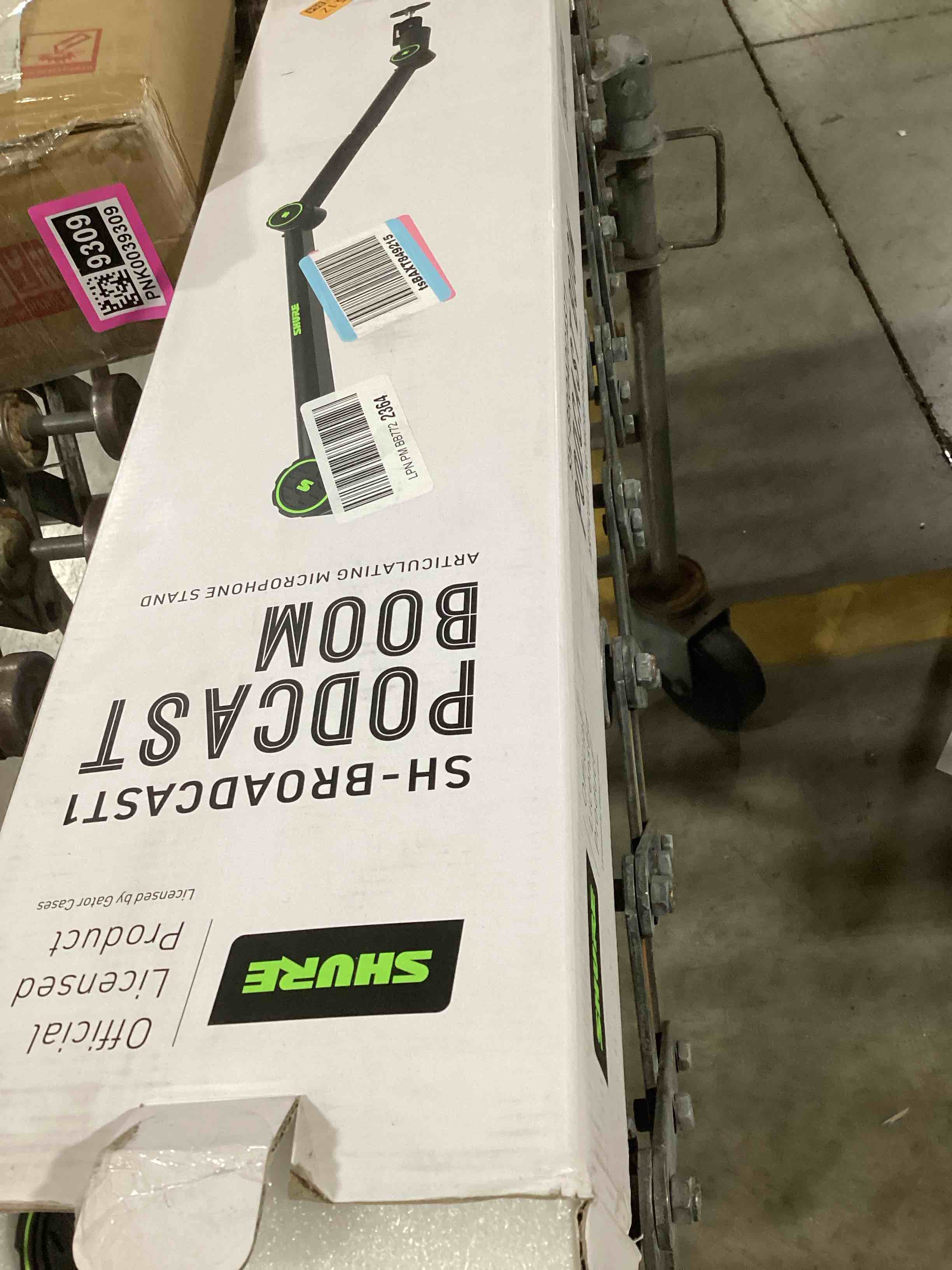 https://s3.amazonaws.com/lotting-images-prod/bidfta/PNK0039310_1732112583207.jpeg