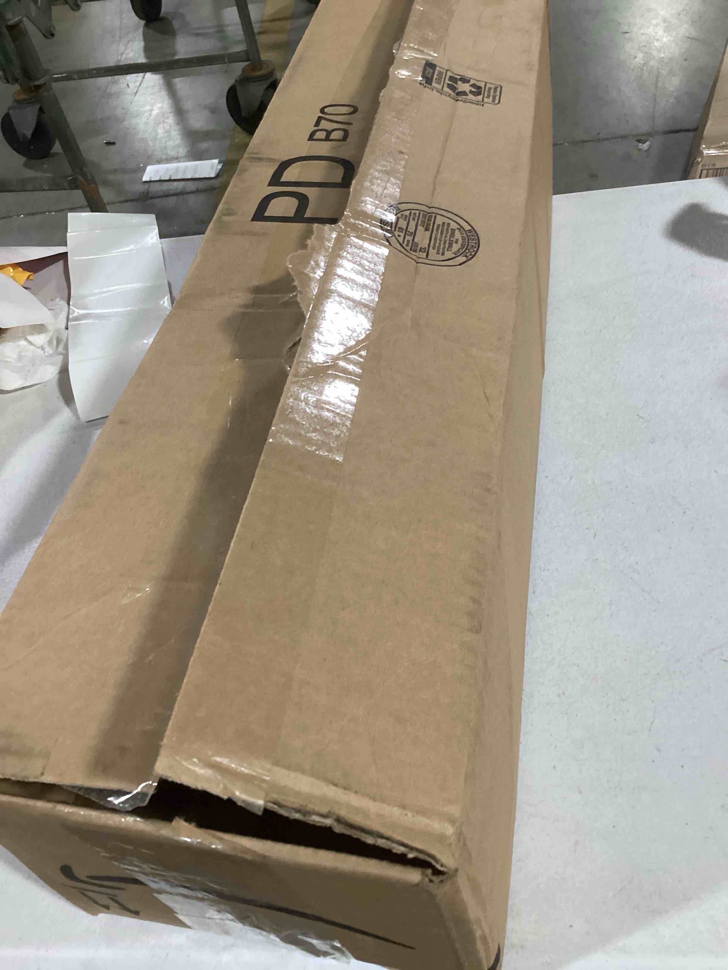 https://s3.amazonaws.com/lotting-images-prod/bidfta/PNK0039376_1732041468664.jpeg