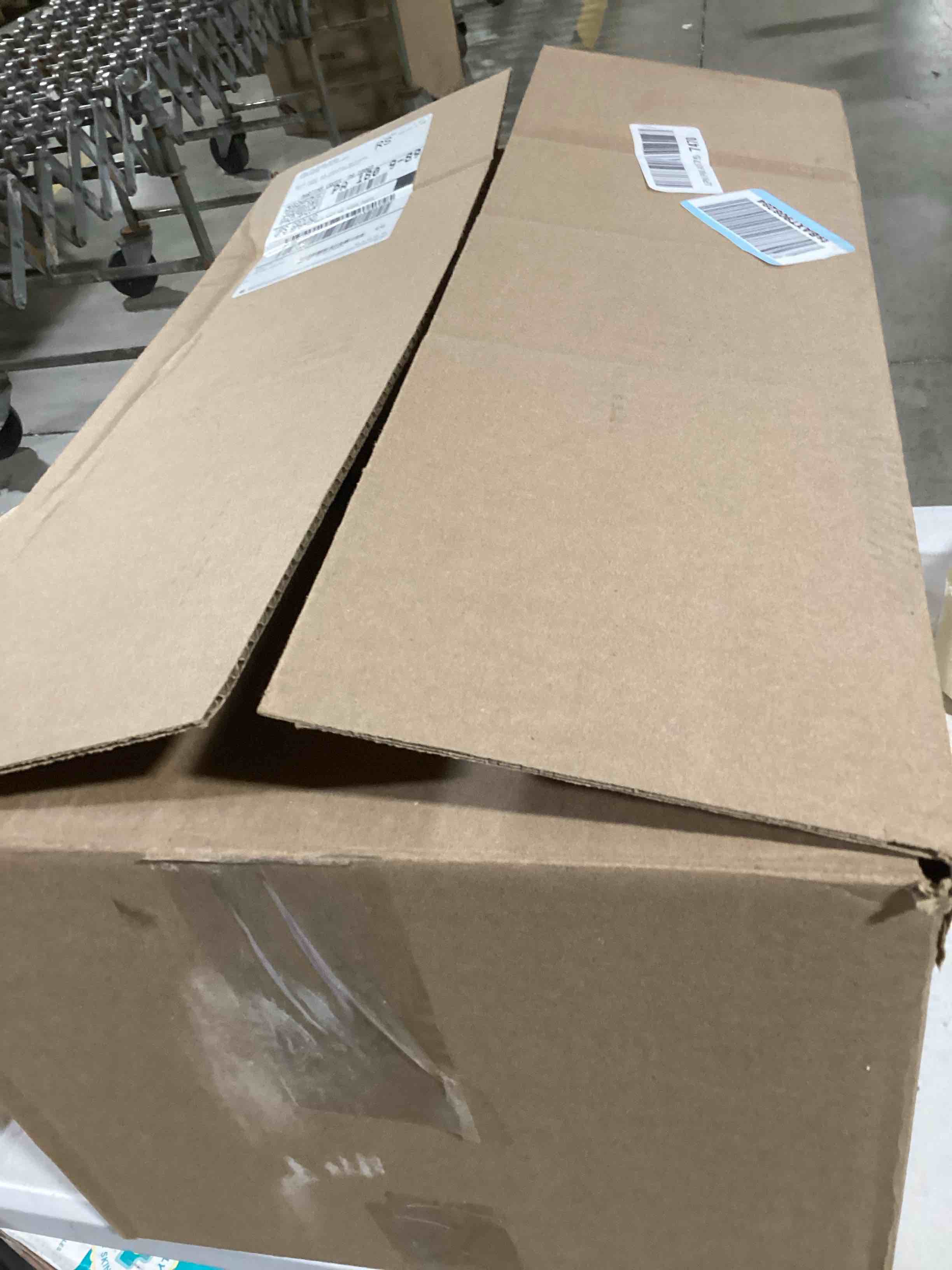 https://s3.amazonaws.com/lotting-images-prod/bidfta/PNK0039614_1731937949368.jpeg