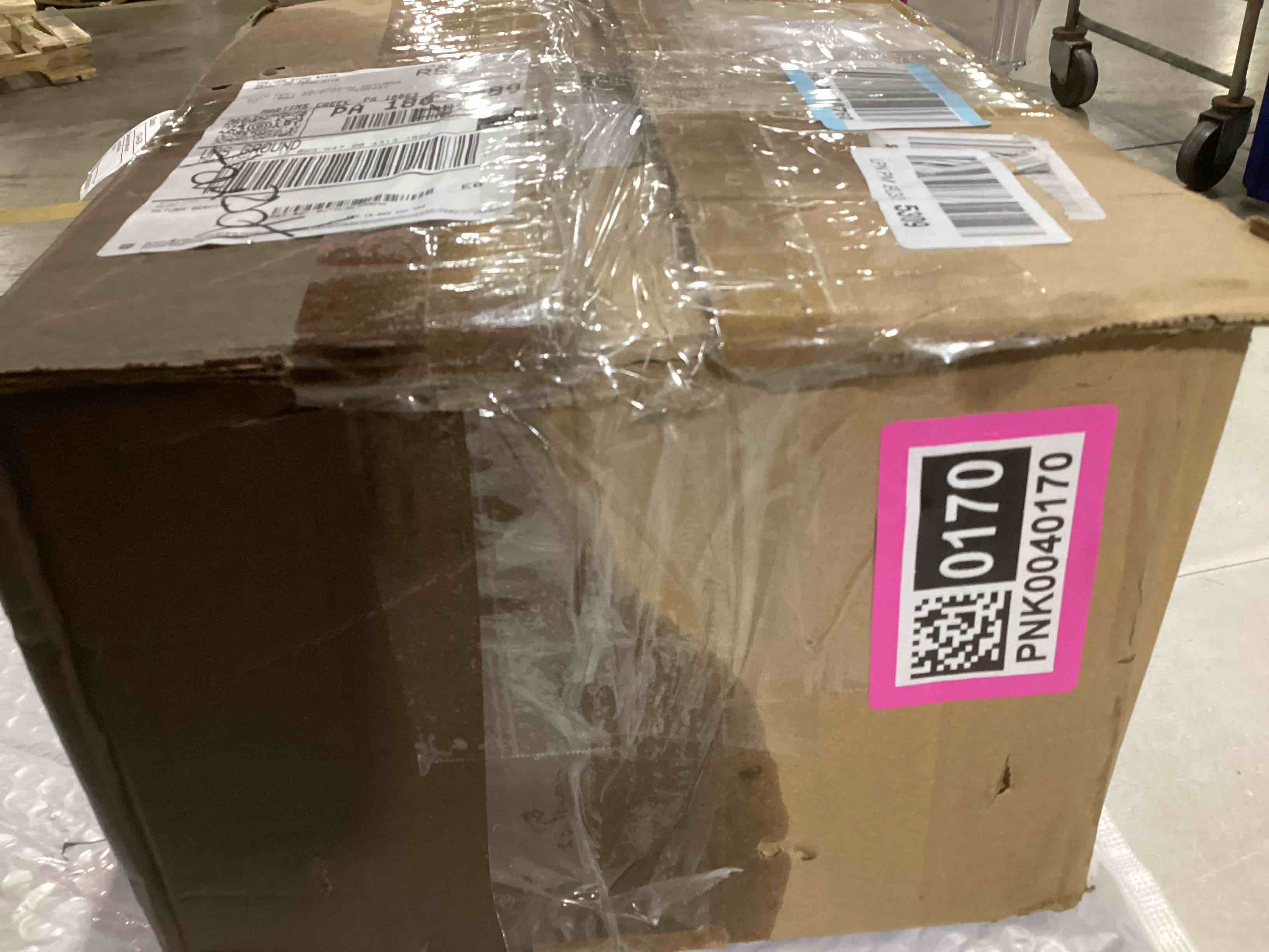 https://s3.amazonaws.com/lotting-images-prod/bidfta/PNK0040170_1733749932919.jpeg
