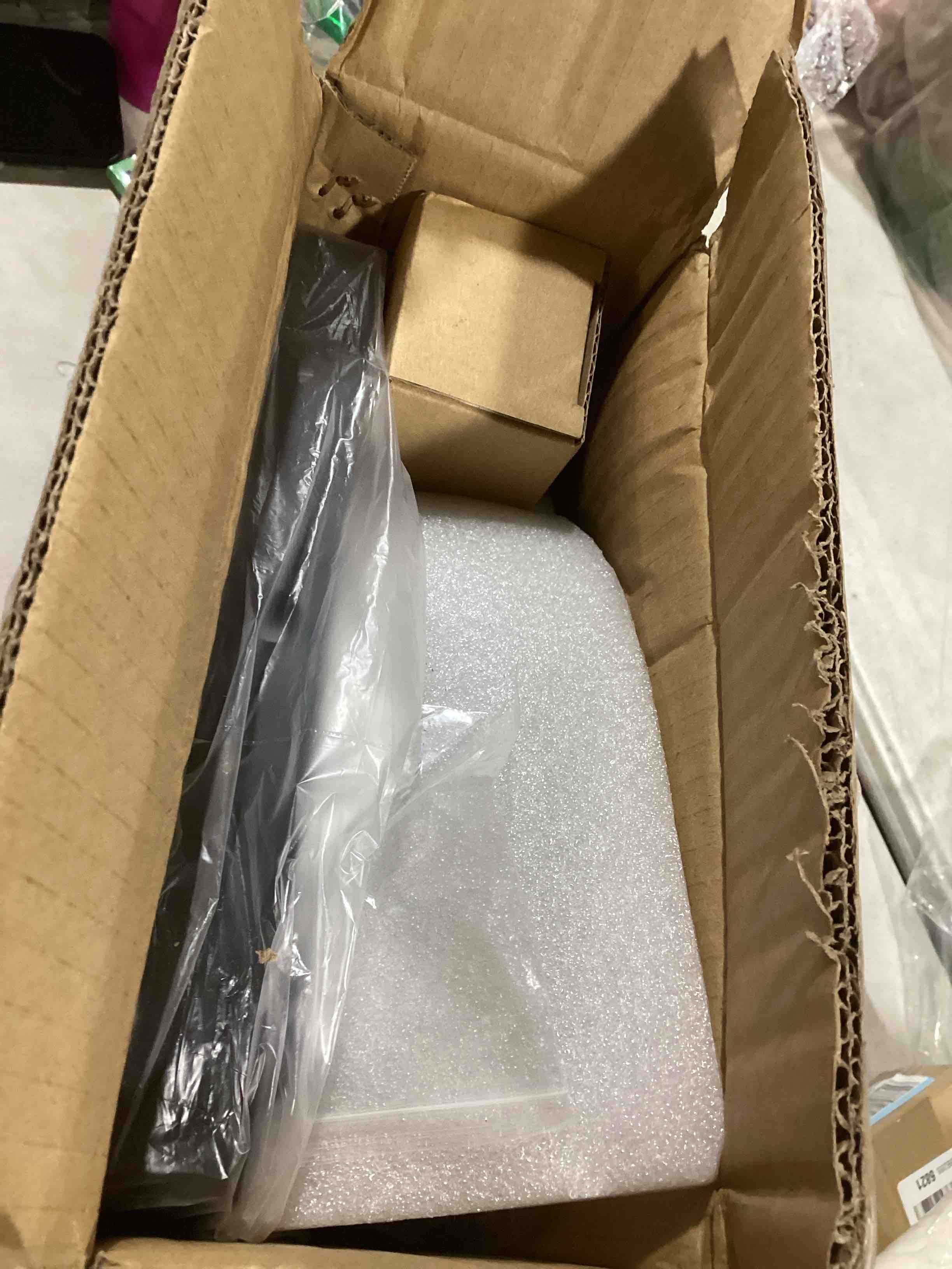 https://s3.amazonaws.com/lotting-images-prod/bidfta/PNK0040345_1733506839542.jpeg