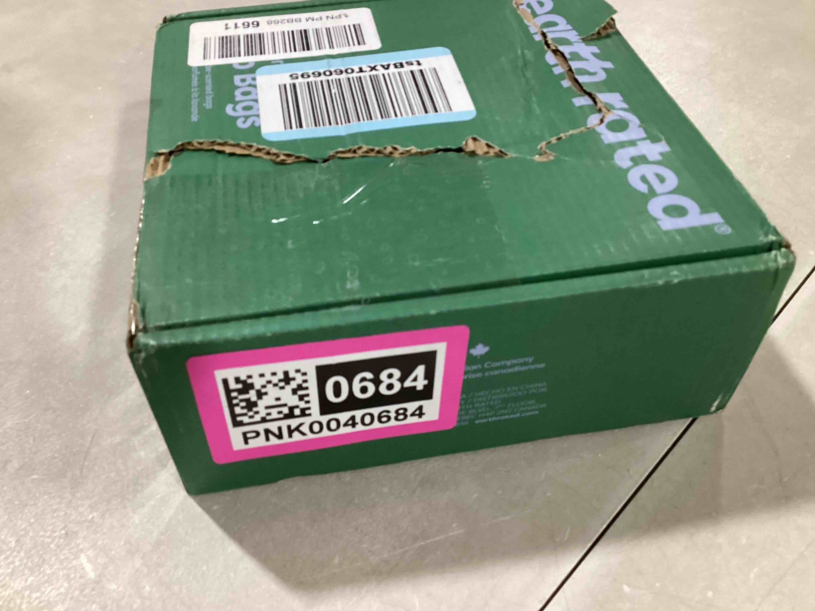 https://s3.amazonaws.com/lotting-images-prod/bidfta/PNK0040684_1733403913576.jpeg
