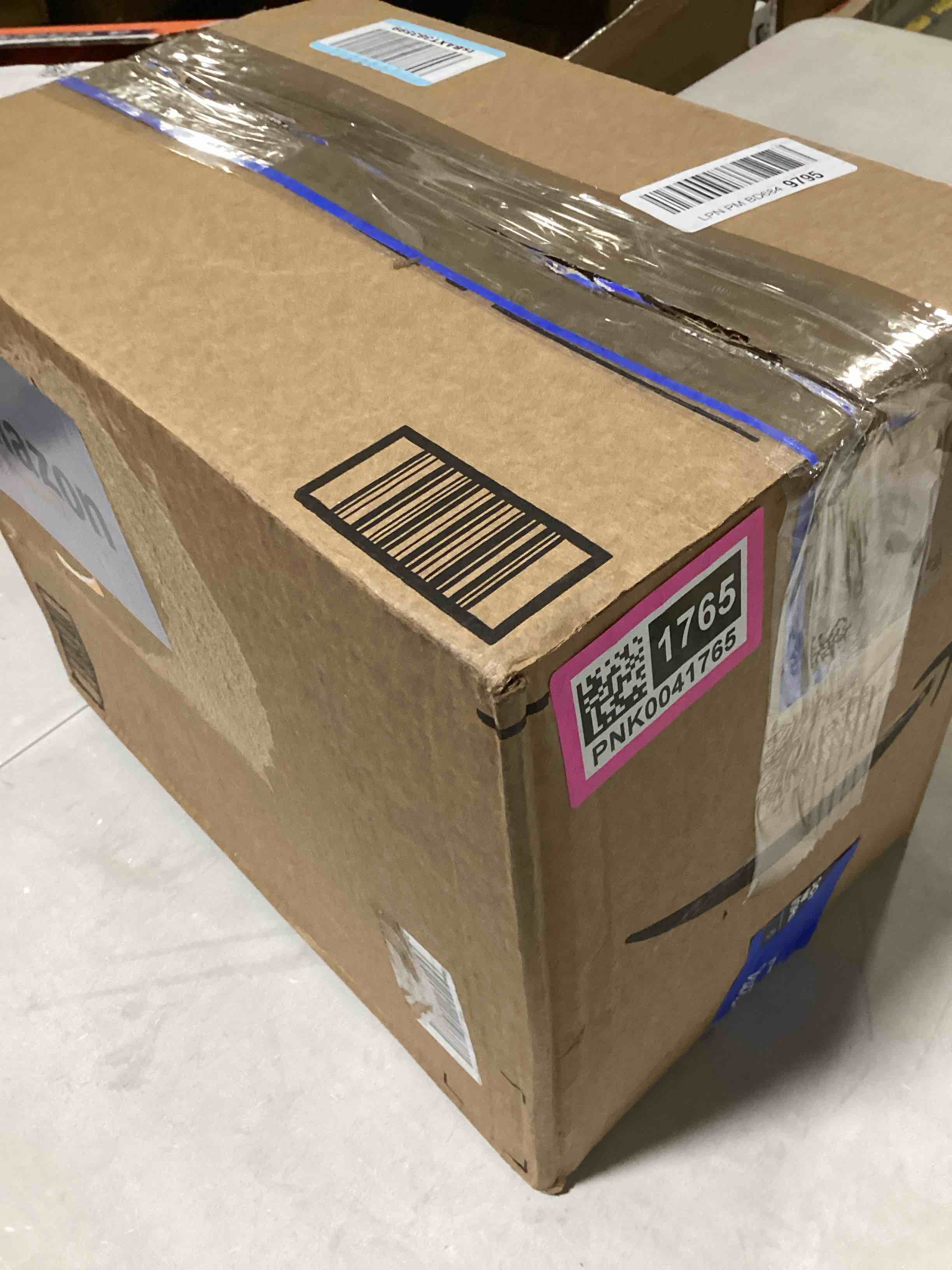https://s3.amazonaws.com/lotting-images-prod/bidfta/PNK0041765_1732030033254.jpeg