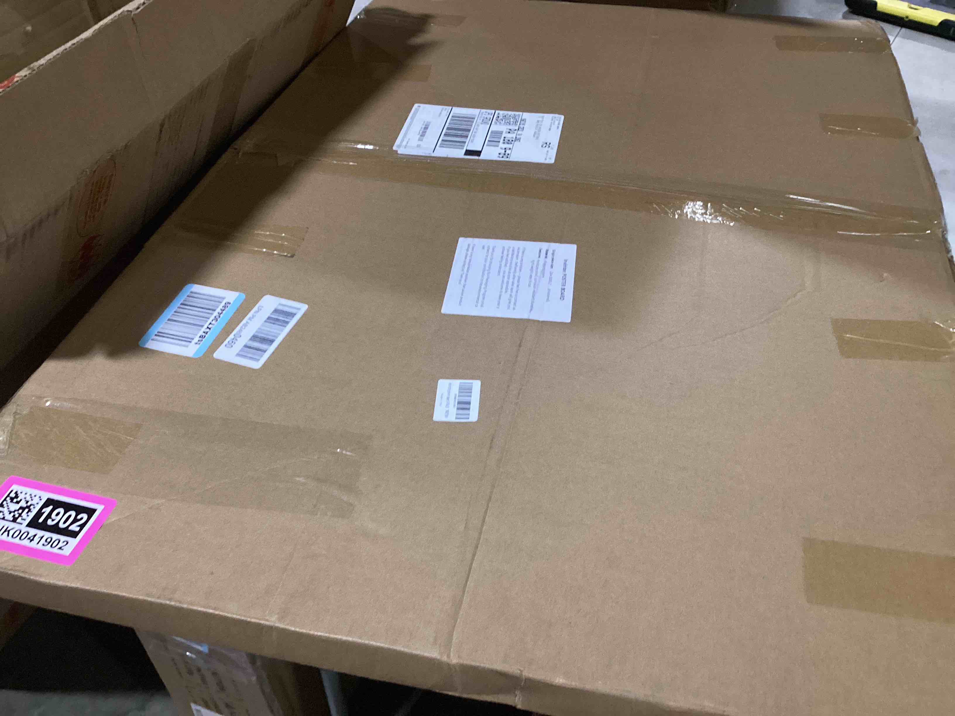 https://s3.amazonaws.com/lotting-images-prod/bidfta/PNK0041902_1731946106314.jpeg