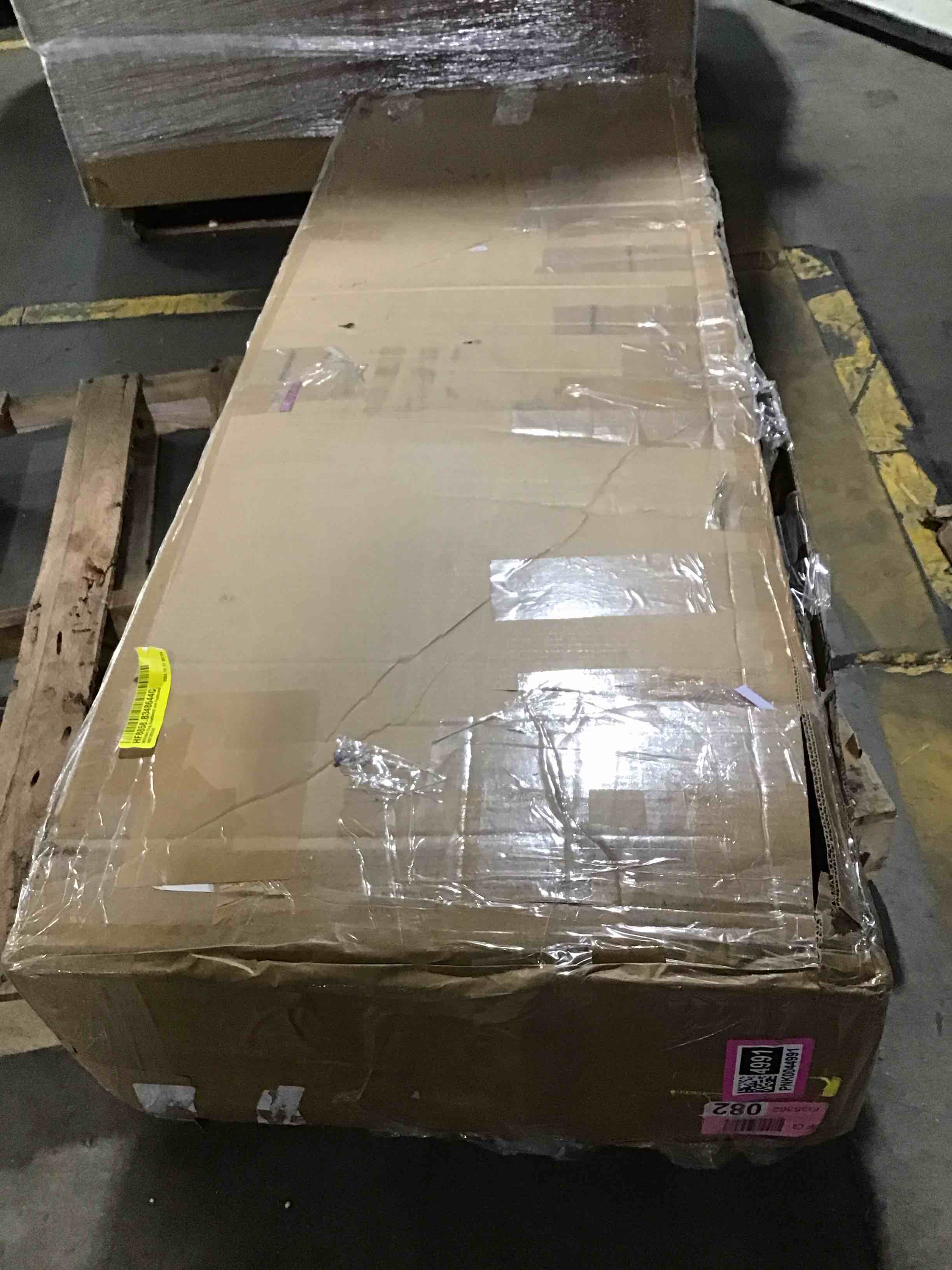 https://s3.amazonaws.com/lotting-images-prod/bidfta/PNK0044991_1734968394848.jpeg