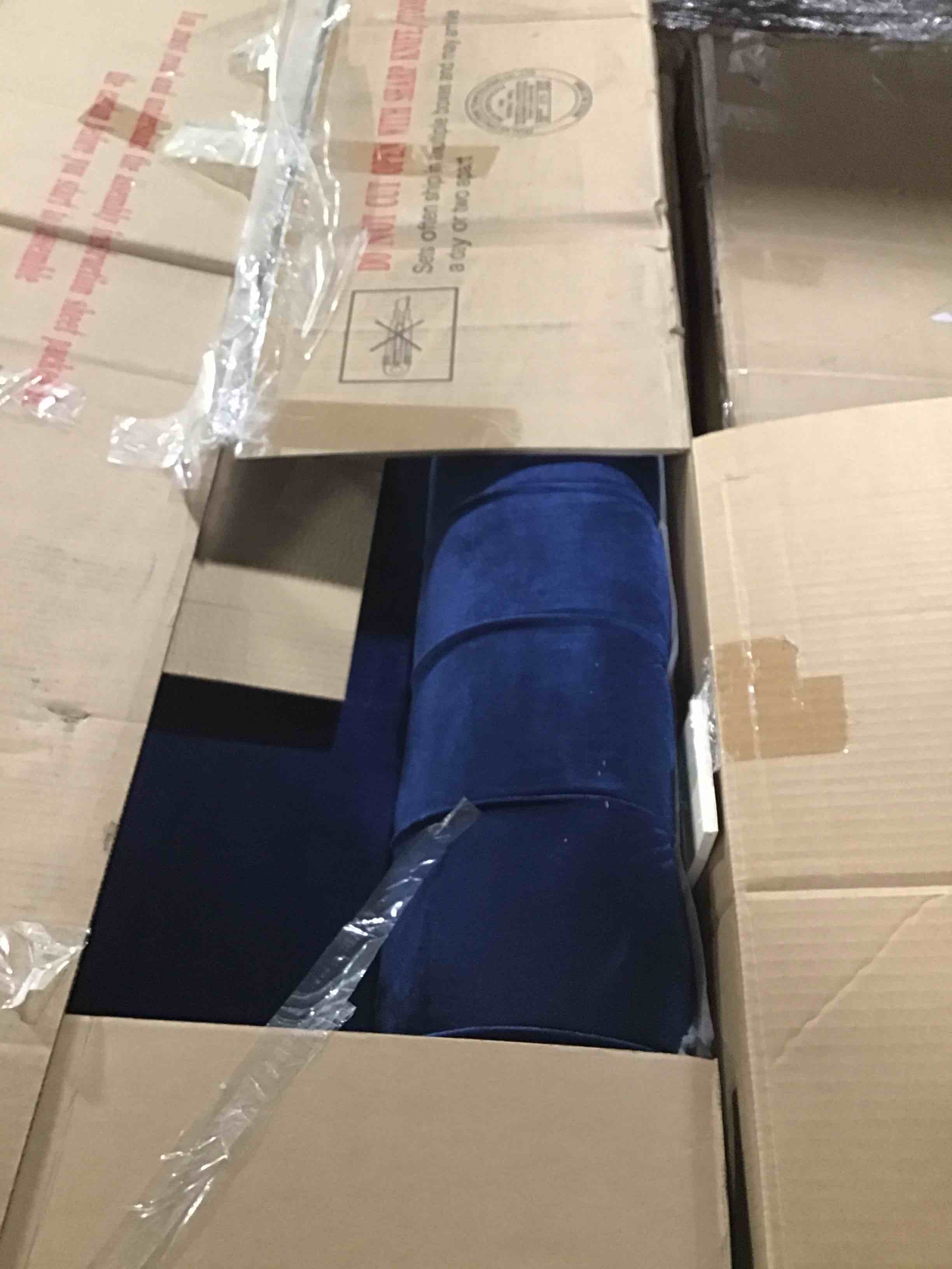 https://s3.amazonaws.com/lotting-images-prod/bidfta/PNK0044992_1734965513785.jpeg