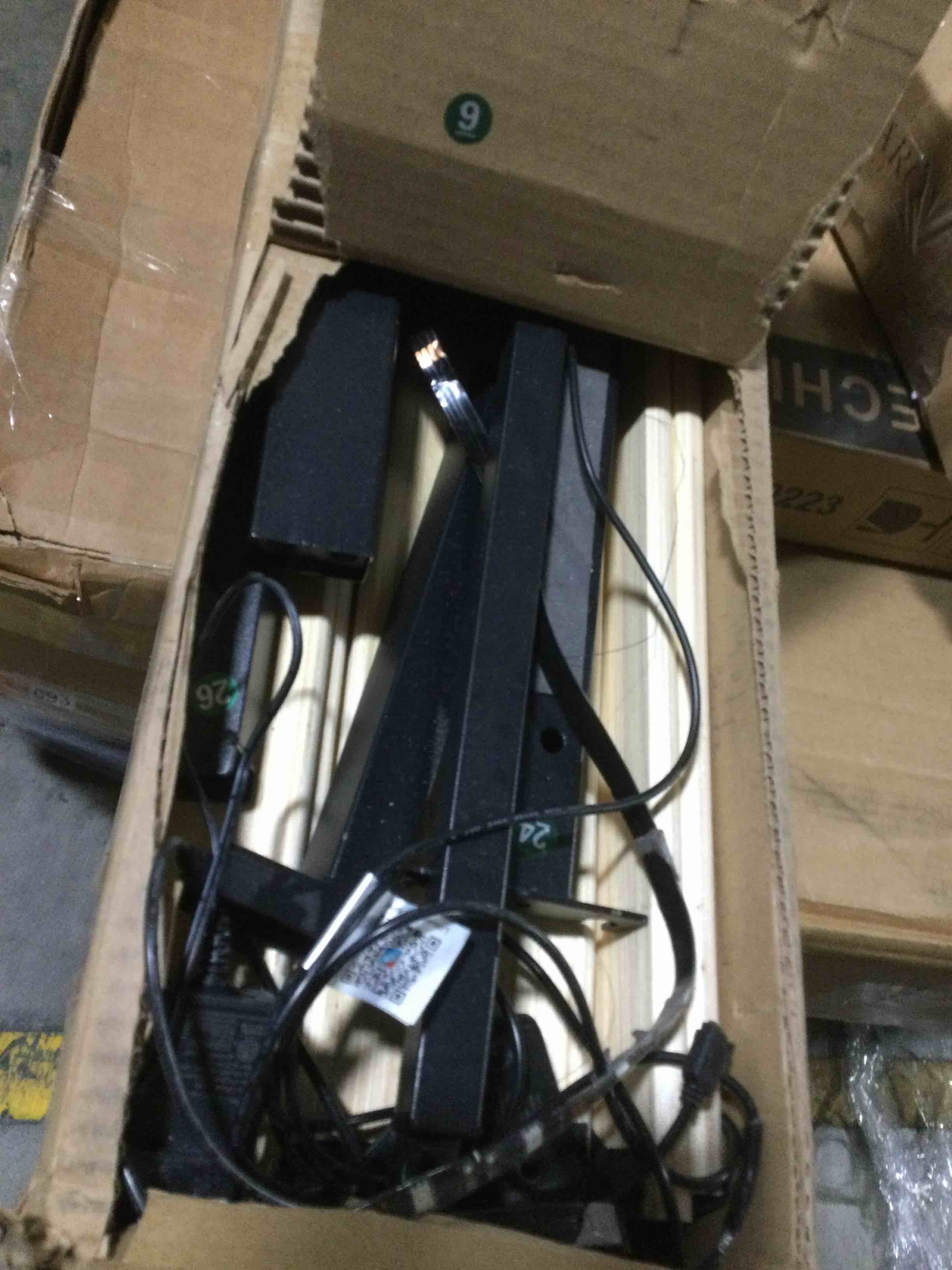https://s3.amazonaws.com/lotting-images-prod/bidfta/PNK0045008_1734959830751.jpeg