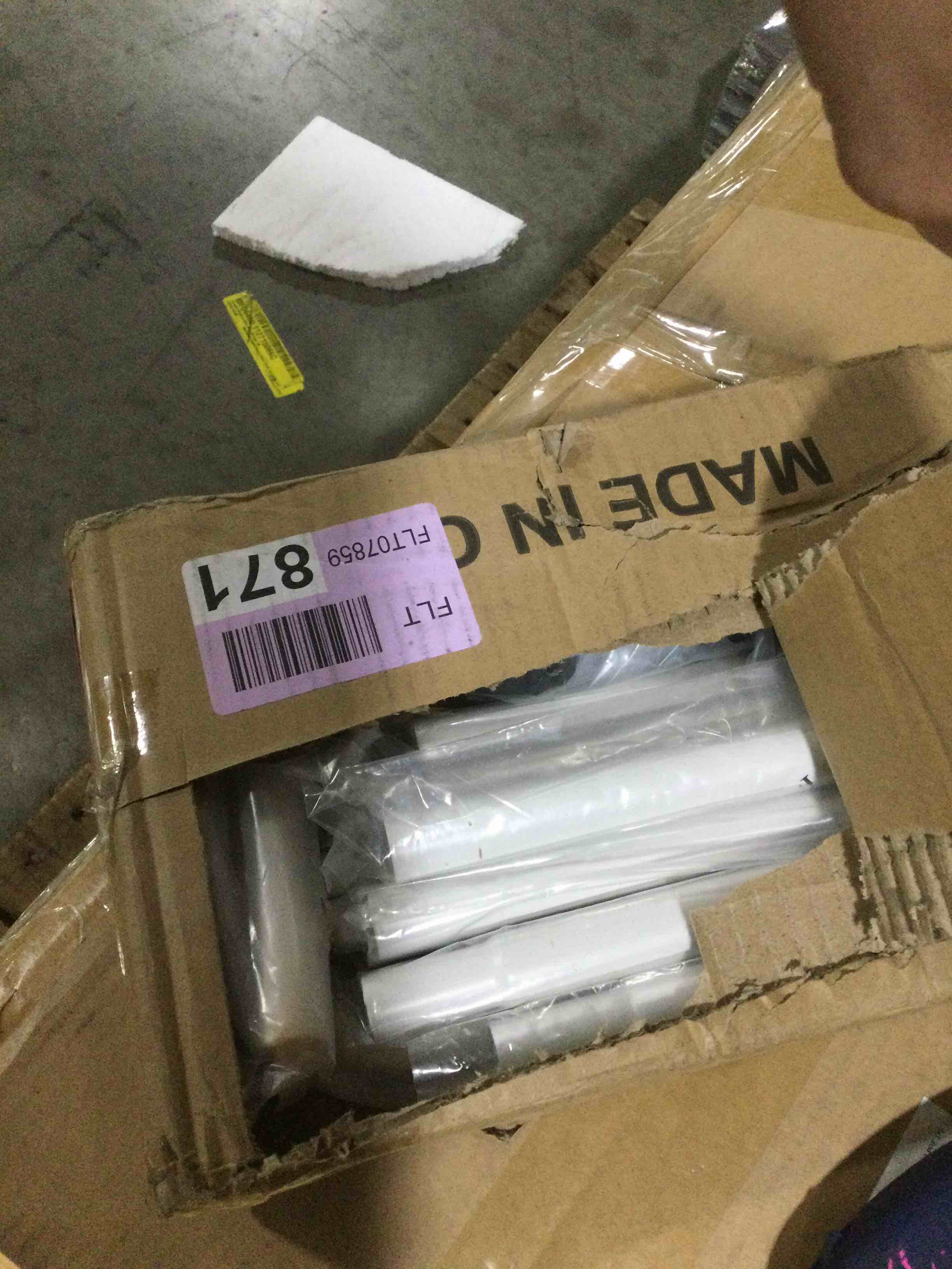 https://s3.amazonaws.com/lotting-images-prod/bidfta/PNK0045285_1734526706243.jpeg