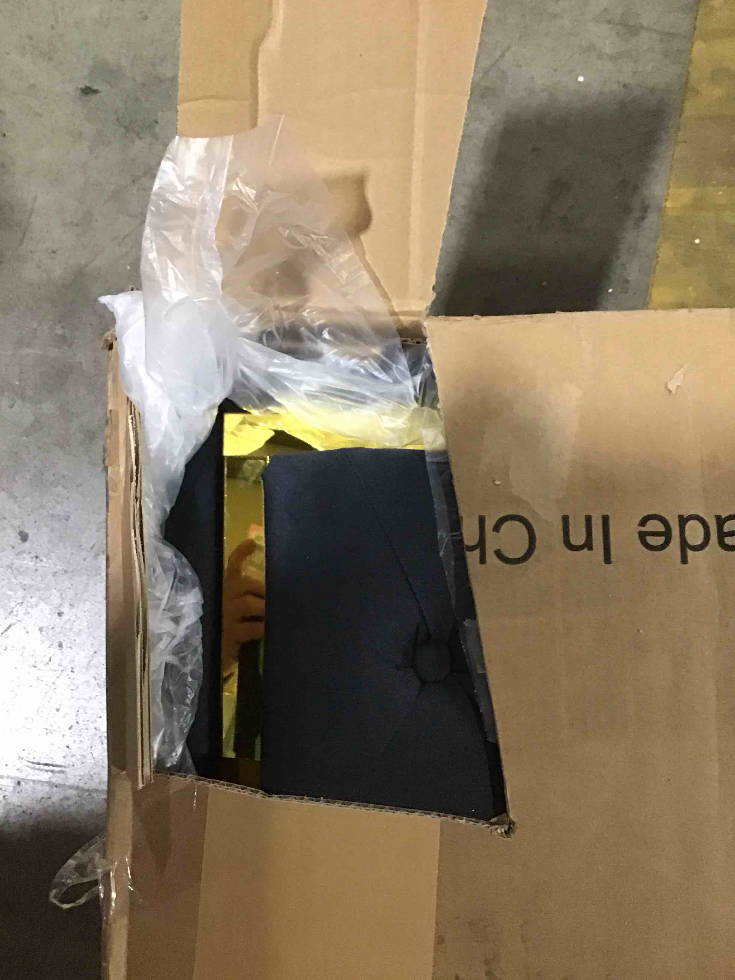 https://s3.amazonaws.com/lotting-images-prod/bidfta/PNK0045488_1734366337660.jpeg