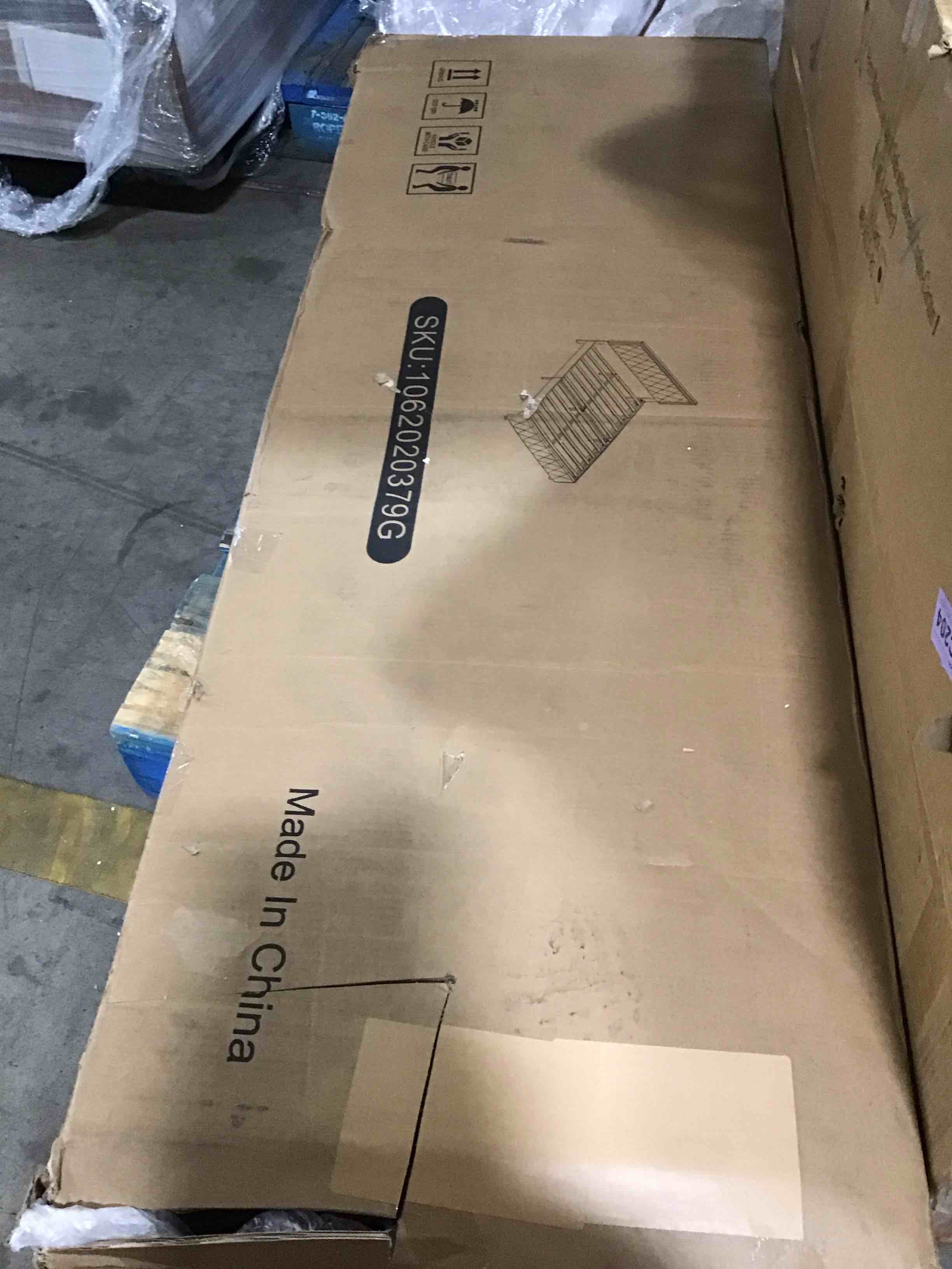 https://s3.amazonaws.com/lotting-images-prod/bidfta/PNK0045488_1734366343989.jpeg