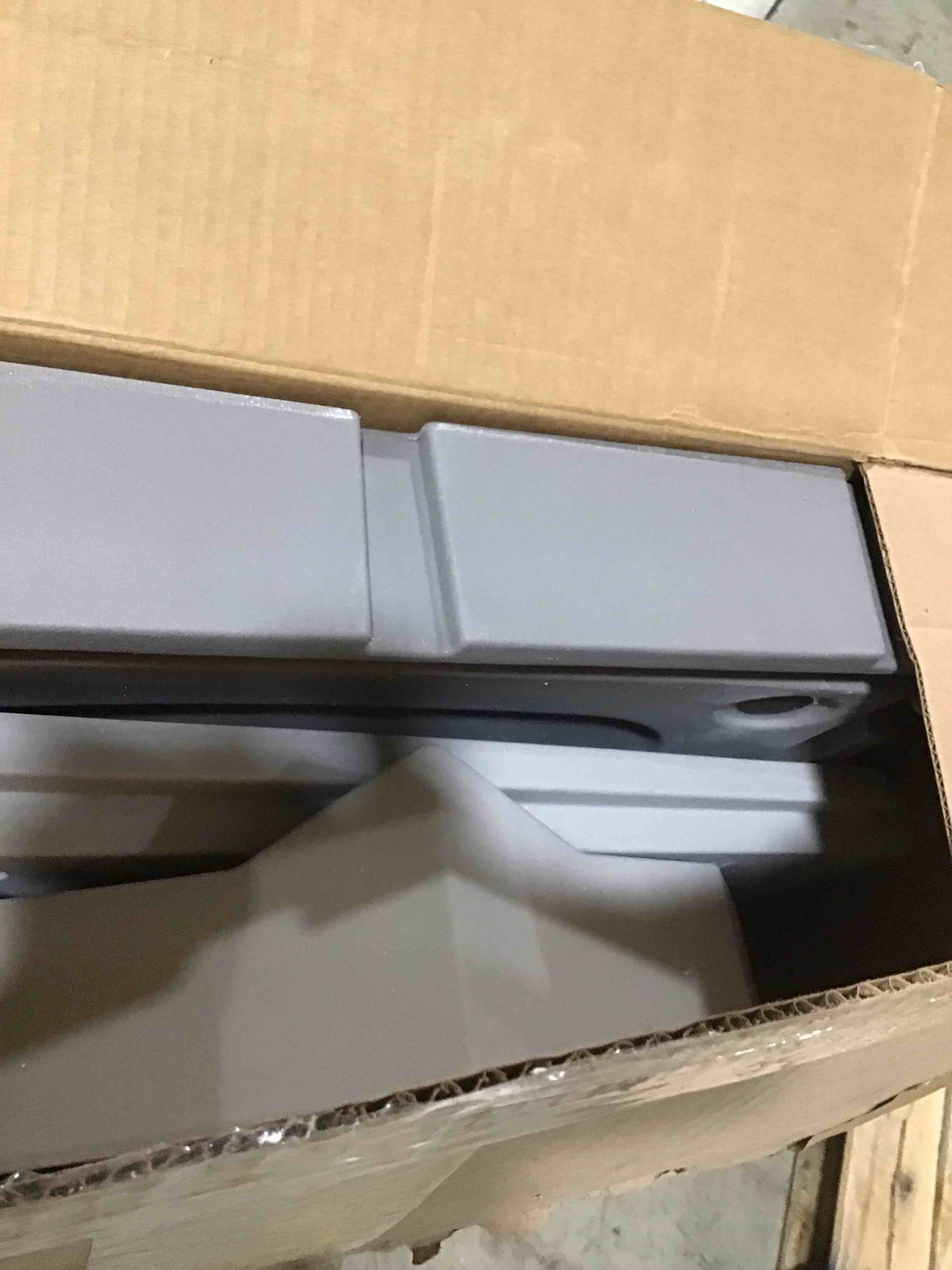 https://s3.amazonaws.com/lotting-images-prod/bidfta/PNK0045582_1734111693441.jpeg