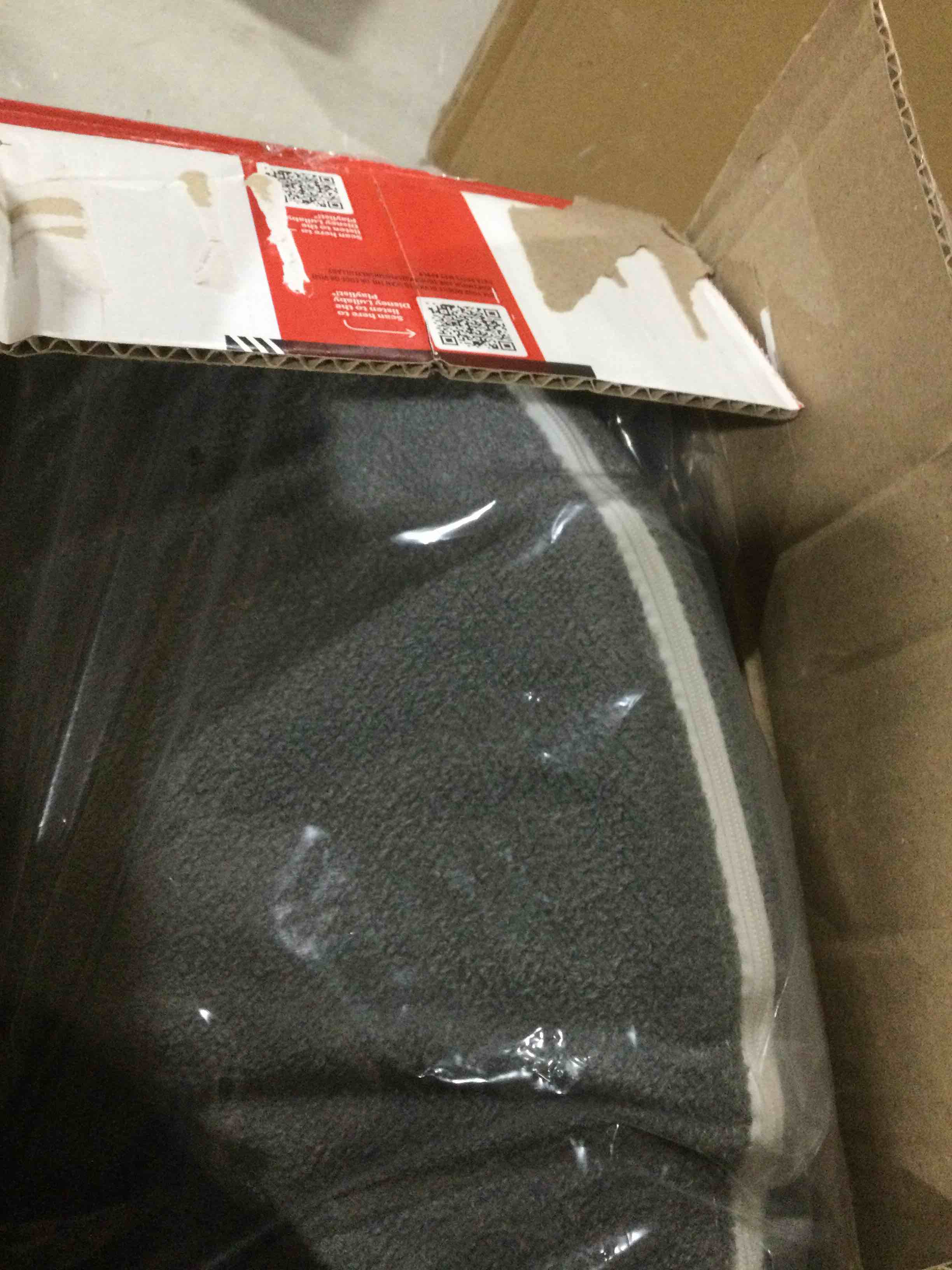 https://s3.amazonaws.com/lotting-images-prod/bidfta/PNK0045691_1734099136752.jpeg