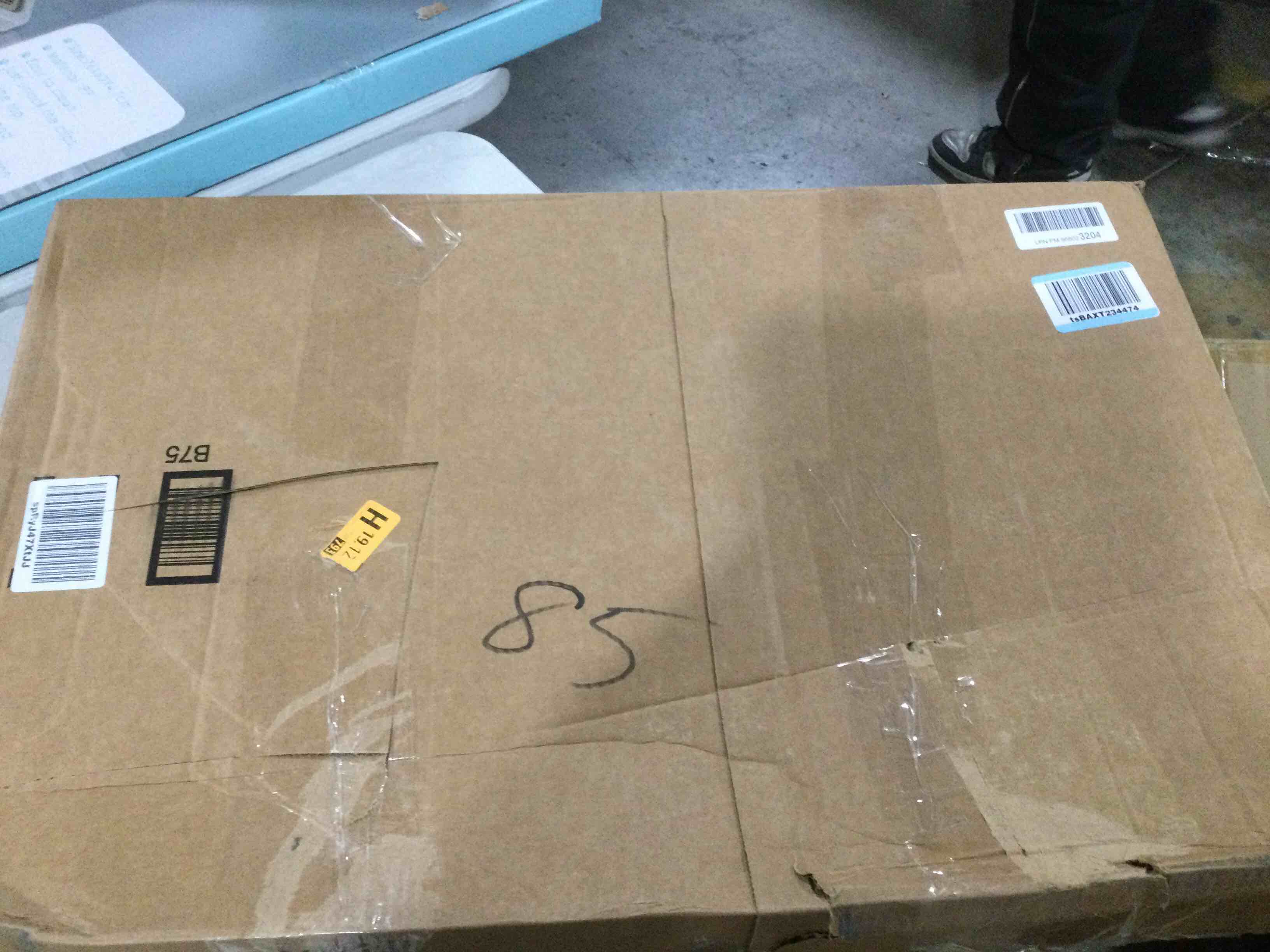 https://s3.amazonaws.com/lotting-images-prod/bidfta/PNK0045722_1734096724363.jpeg