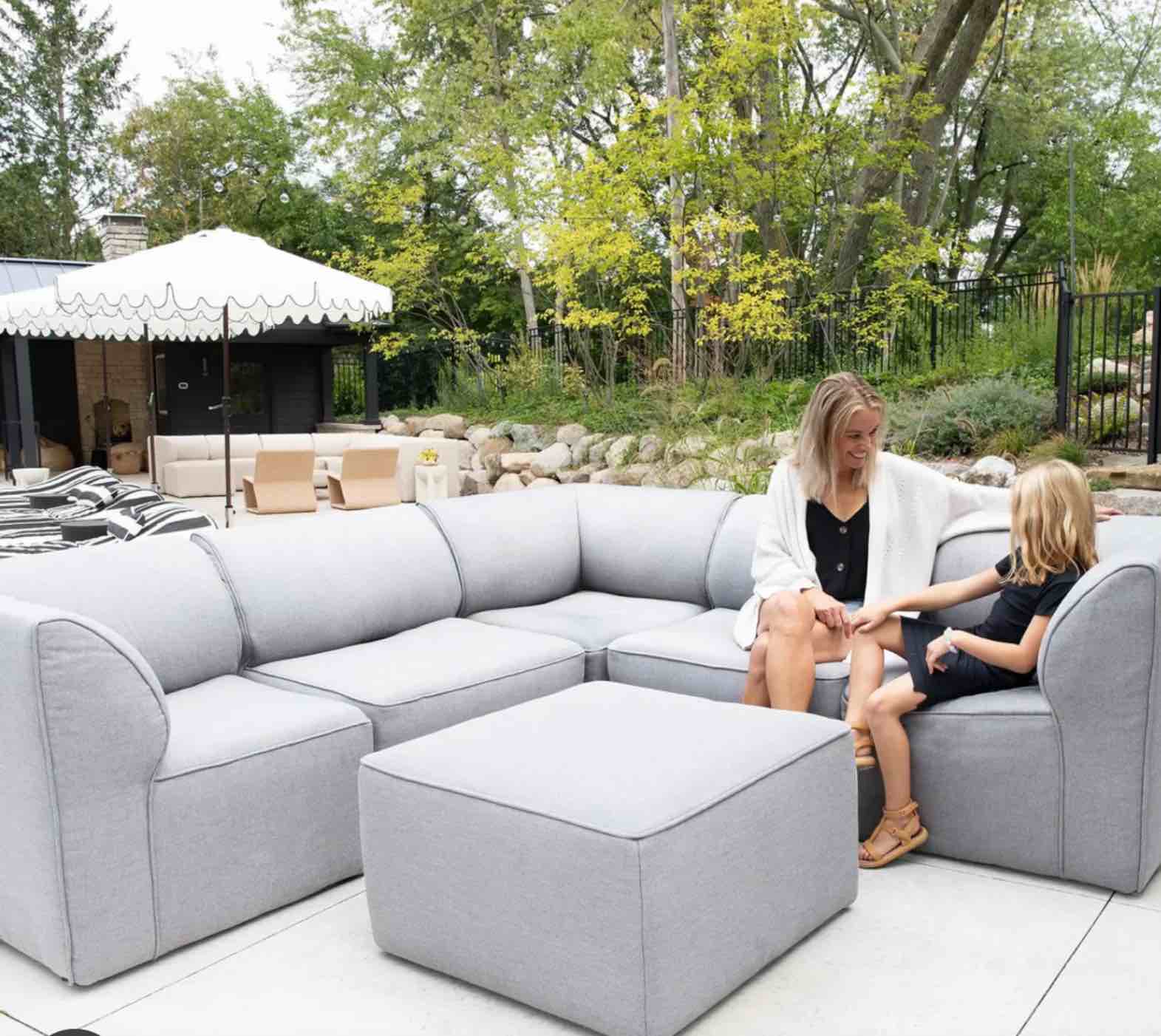 Big Joe Outdoor® Furniture 6pc Patio Sectional ( incomplete 1 piece only)