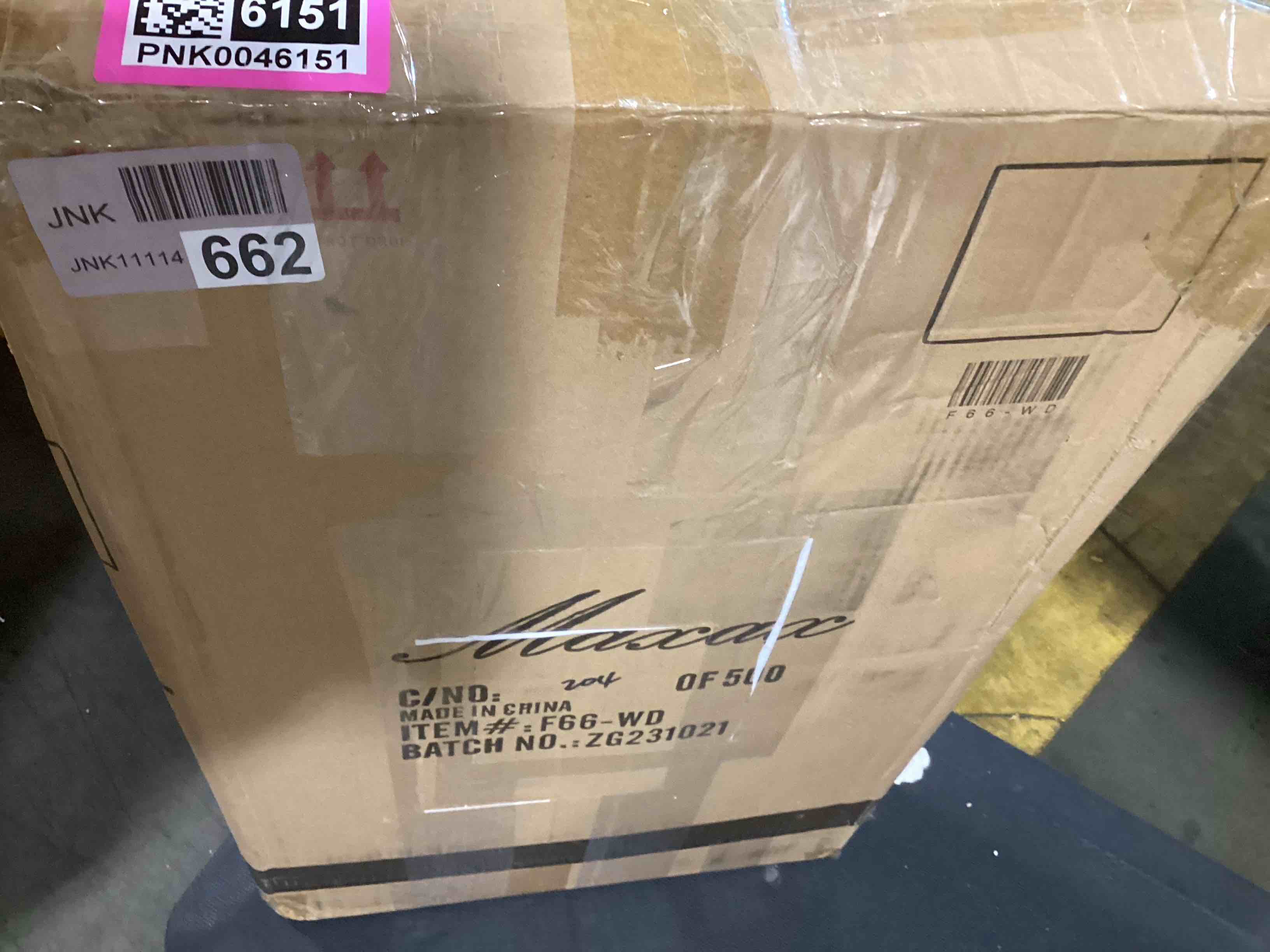 https://s3.amazonaws.com/lotting-images-prod/bidfta/PNK0046151_1736444570854.jpeg
