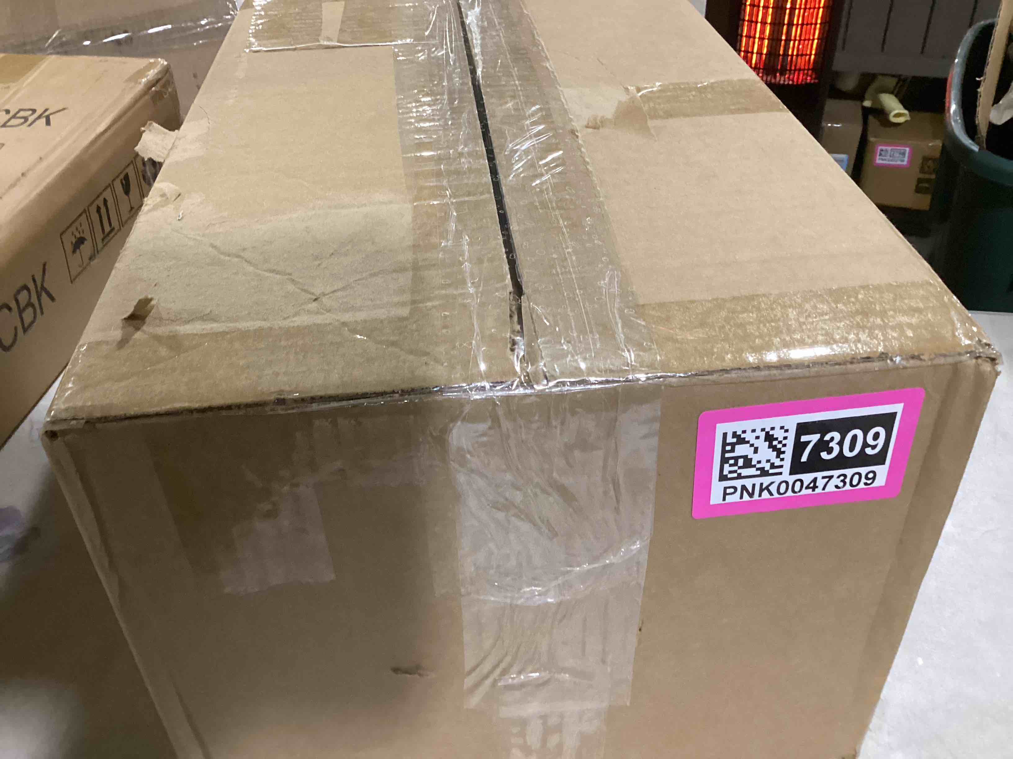 https://s3.amazonaws.com/lotting-images-prod/bidfta/PNK0047309_1734545890744.jpeg